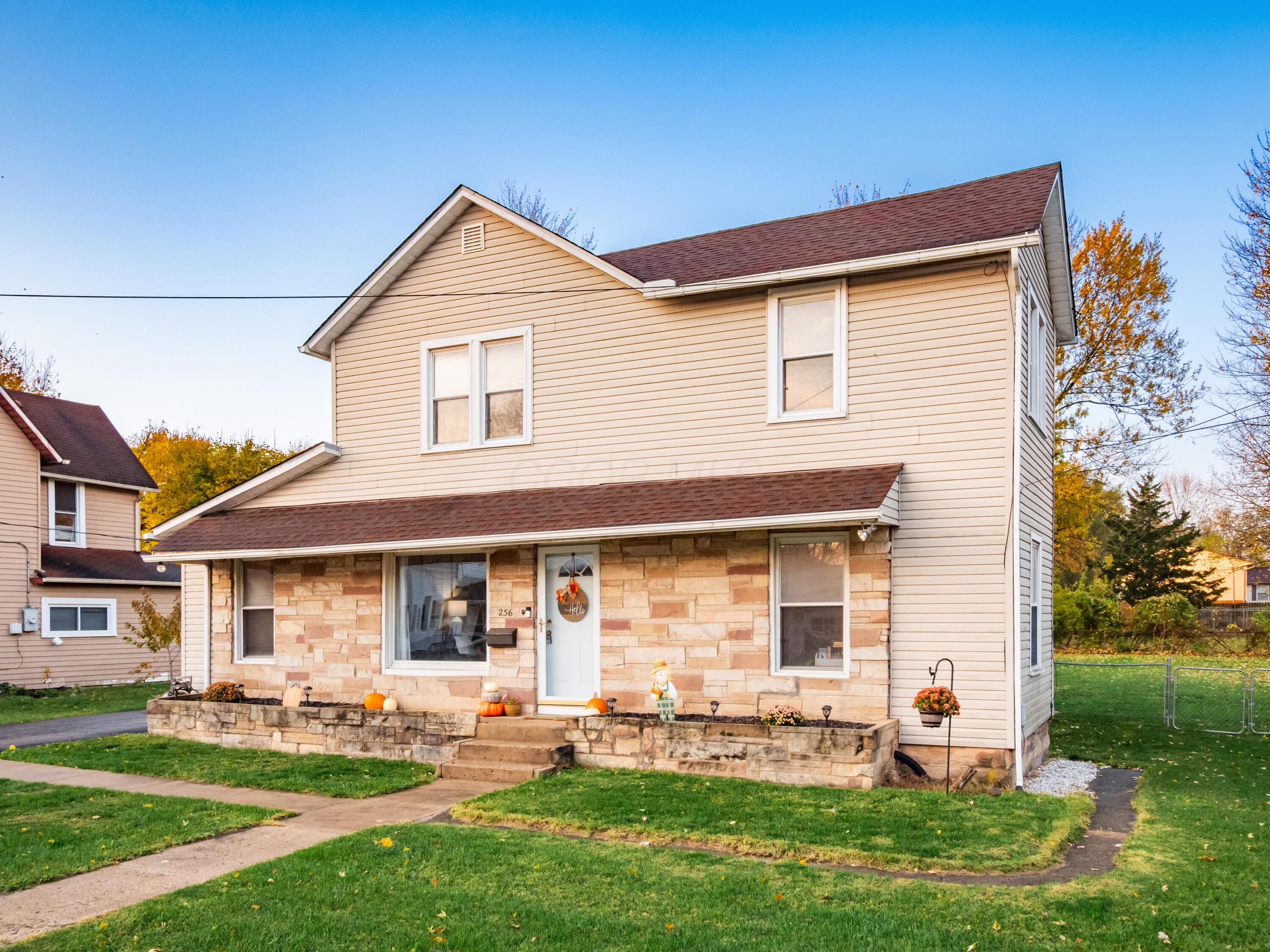 256 W 3rd Street Property Photo 1