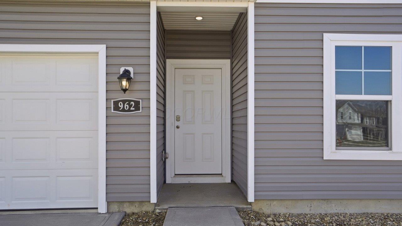 962 Sherwood Loop Property Photo 4