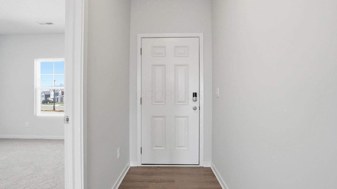 962 Sherwood Loop Property Photo 5