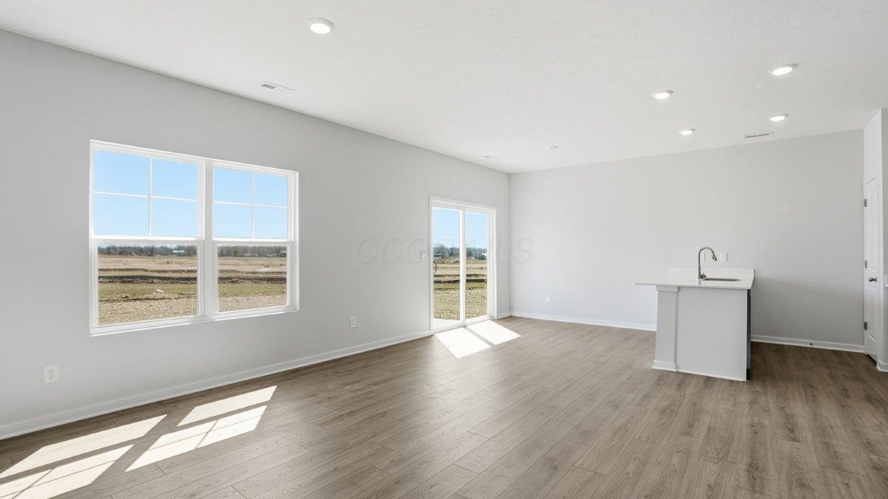 962 Sherwood Loop Property Photo 6