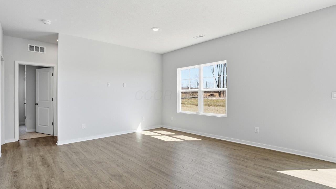 962 Sherwood Loop Property Photo 7
