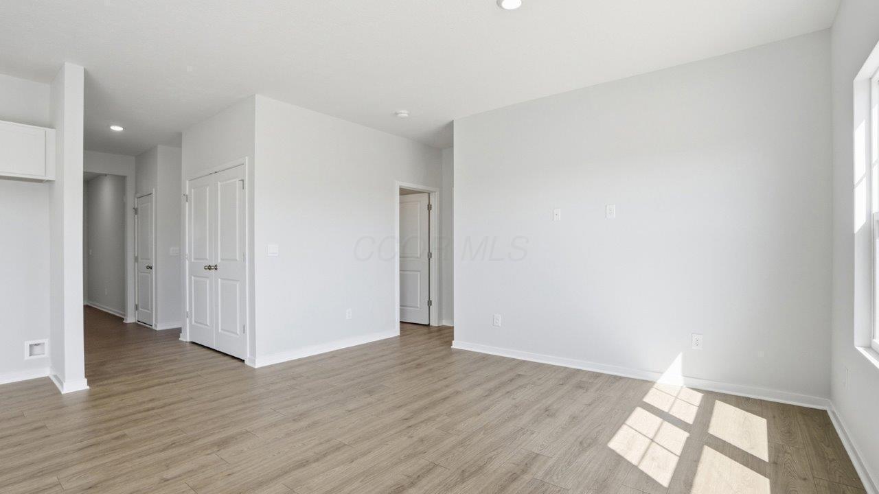 962 Sherwood Loop Property Photo 8