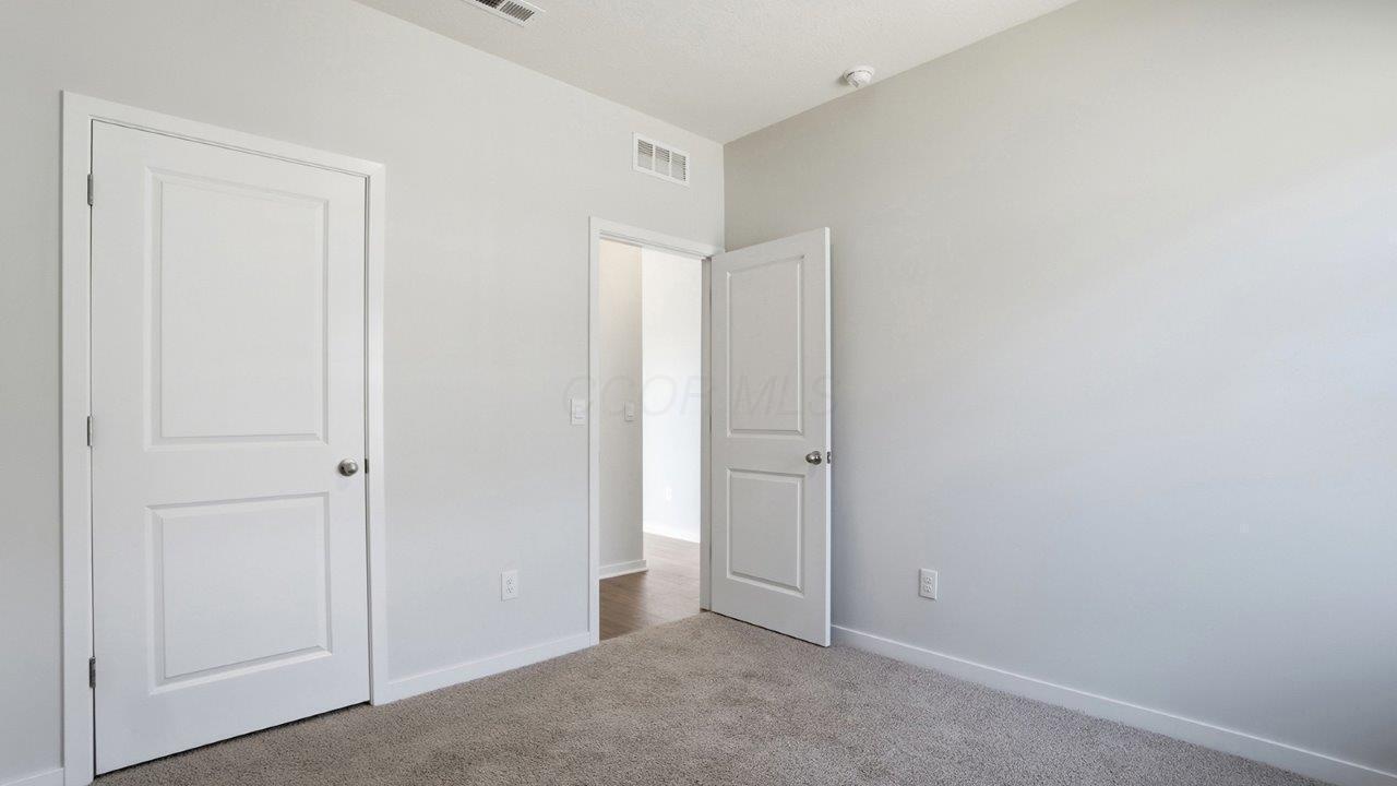 962 Sherwood Loop Property Photo 29