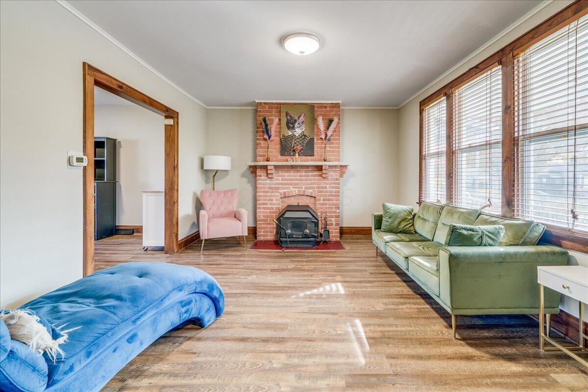 464 E Hinman Avenue Property Photo 4