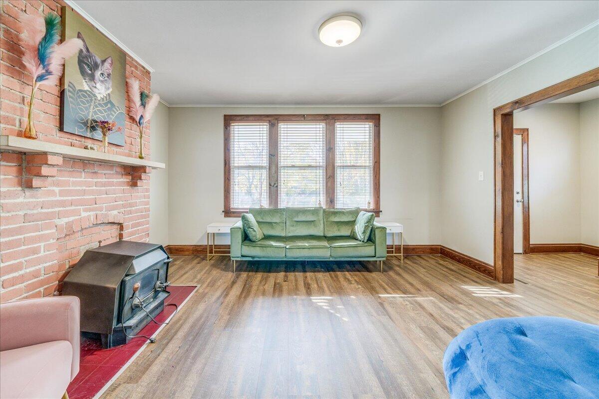 464 E Hinman Avenue Property Photo 6