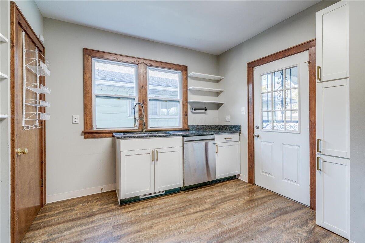 464 E Hinman Avenue Property Photo 10