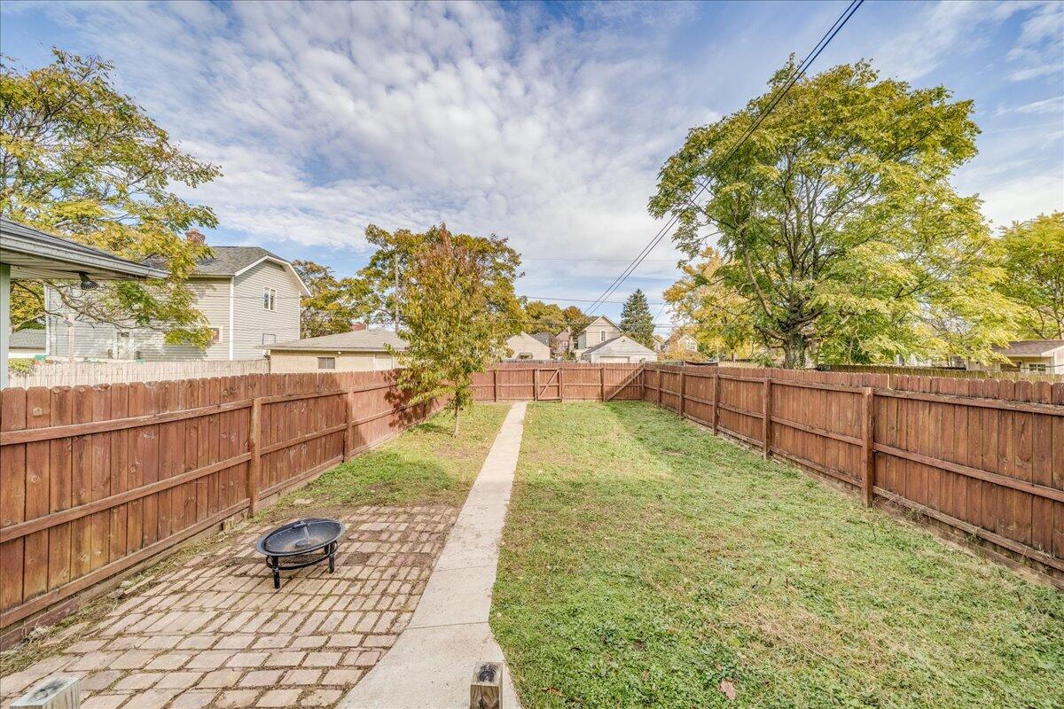 464 E Hinman Avenue Property Photo 28
