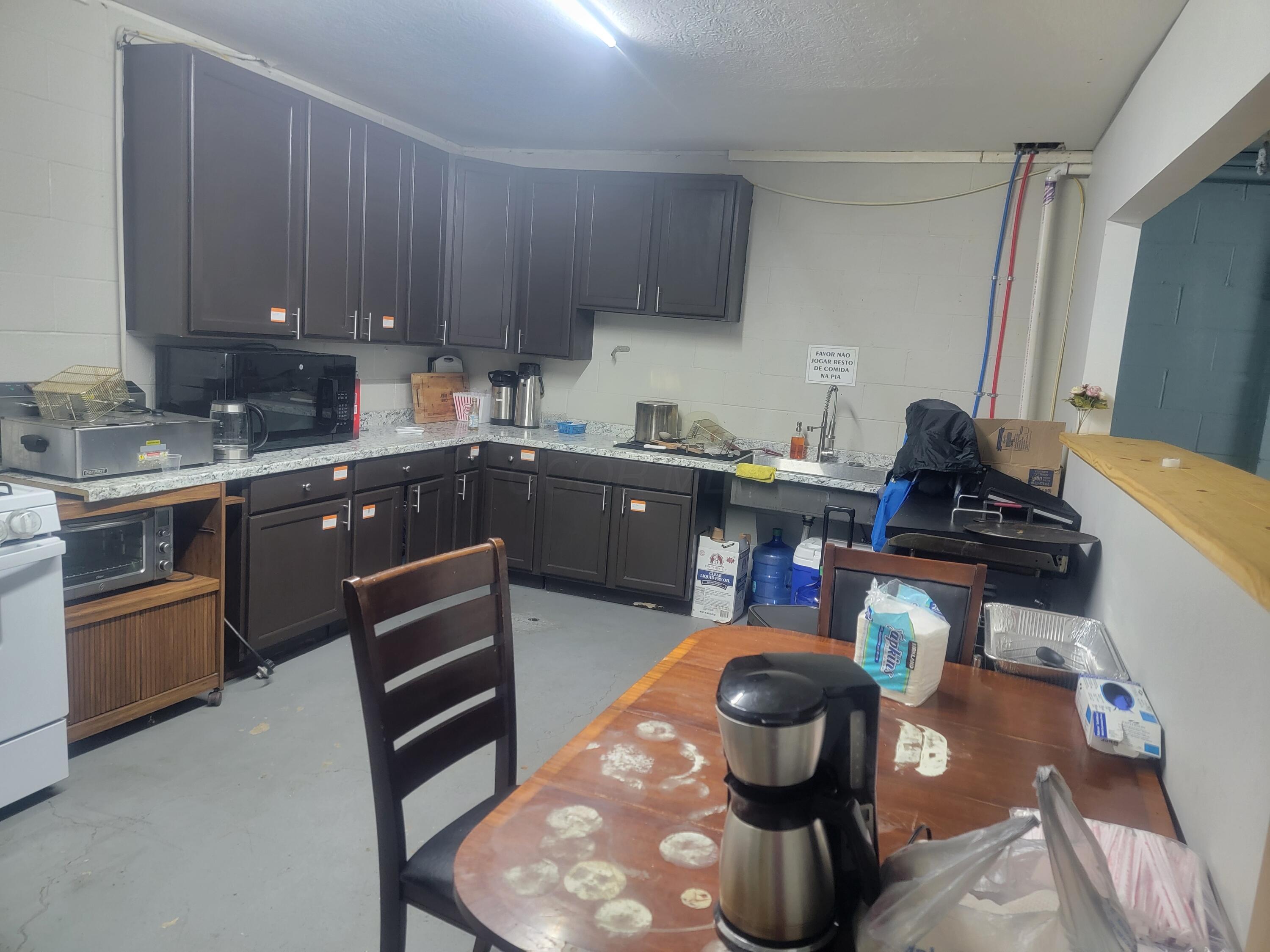 2880 S High Street Property Photo 6