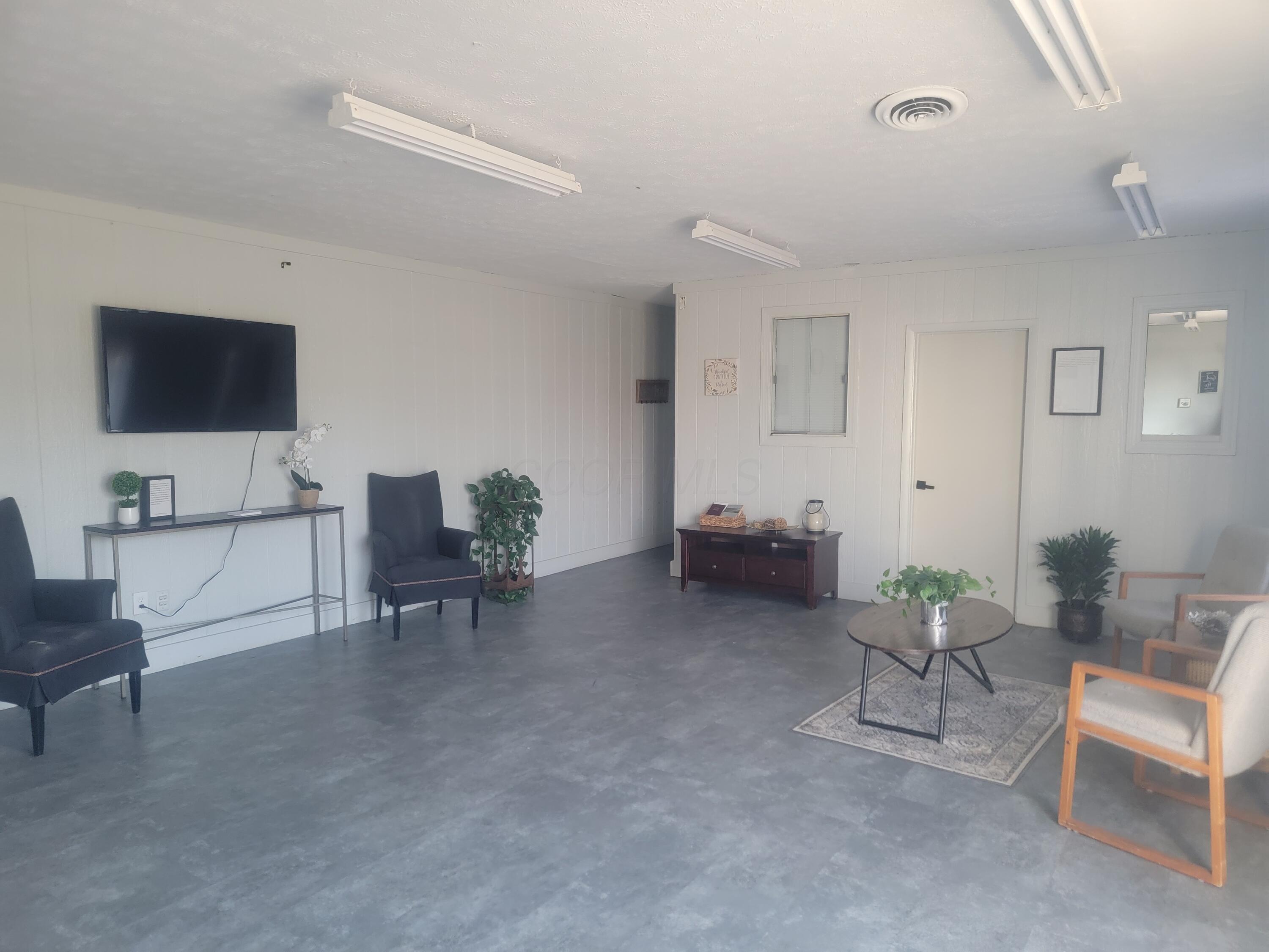 2880 S High Street Property Photo 15