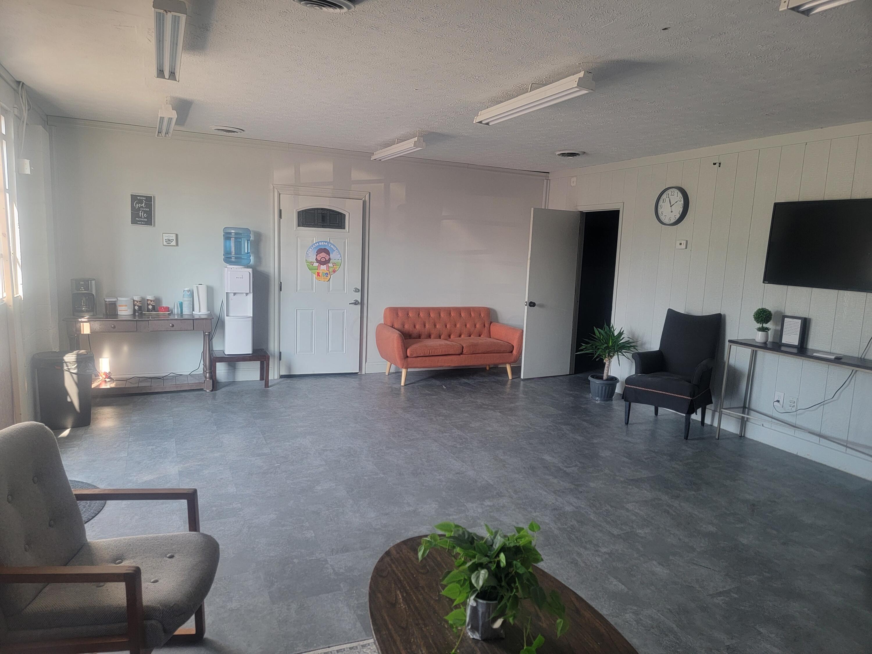 2880 S High Street Property Photo 16