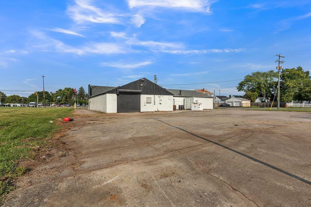 2880 S High Street Property Photo 32