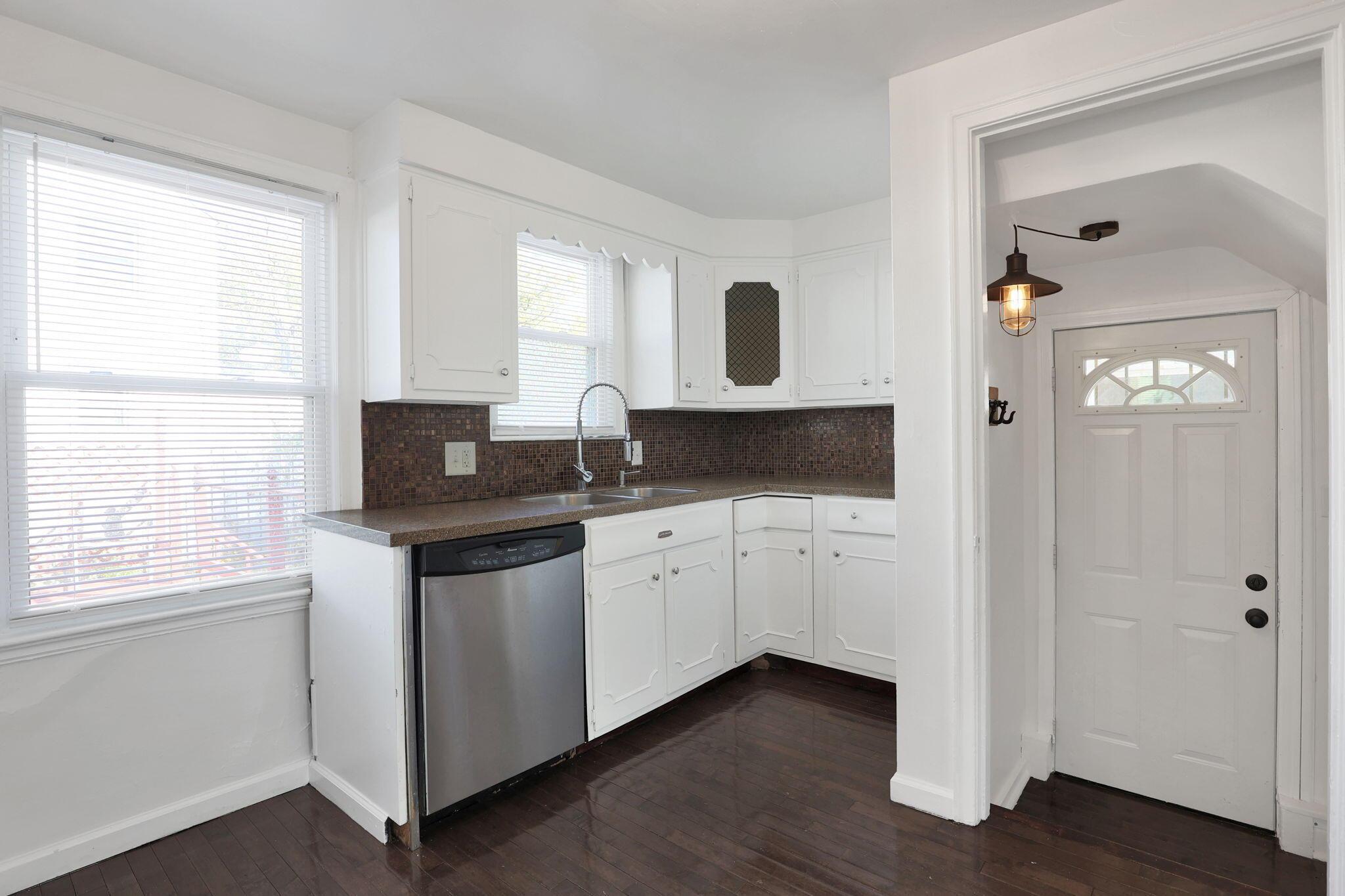 1938 Myrtle Avenue Property Photo 14