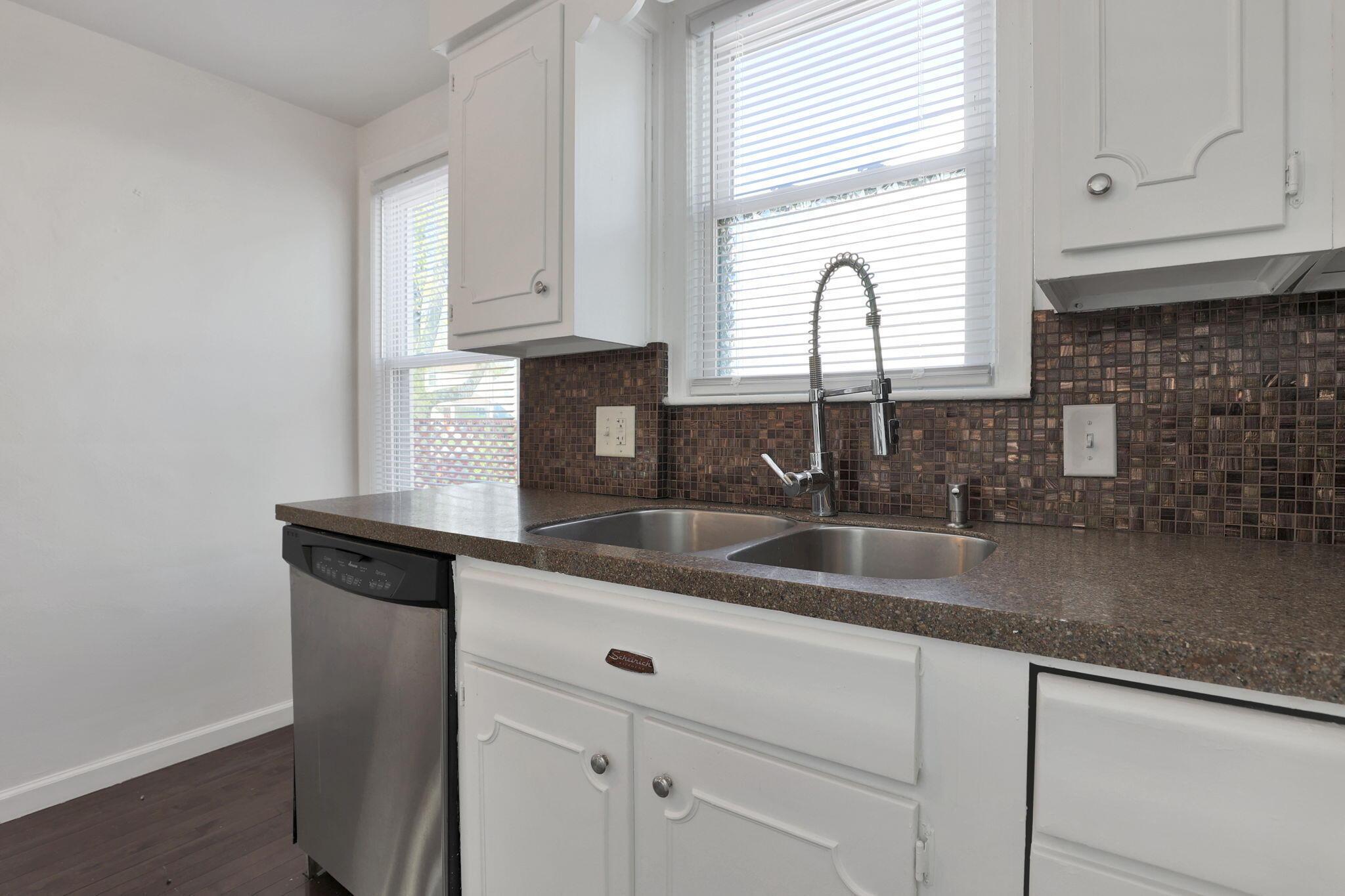 1938 Myrtle Avenue Property Photo 18