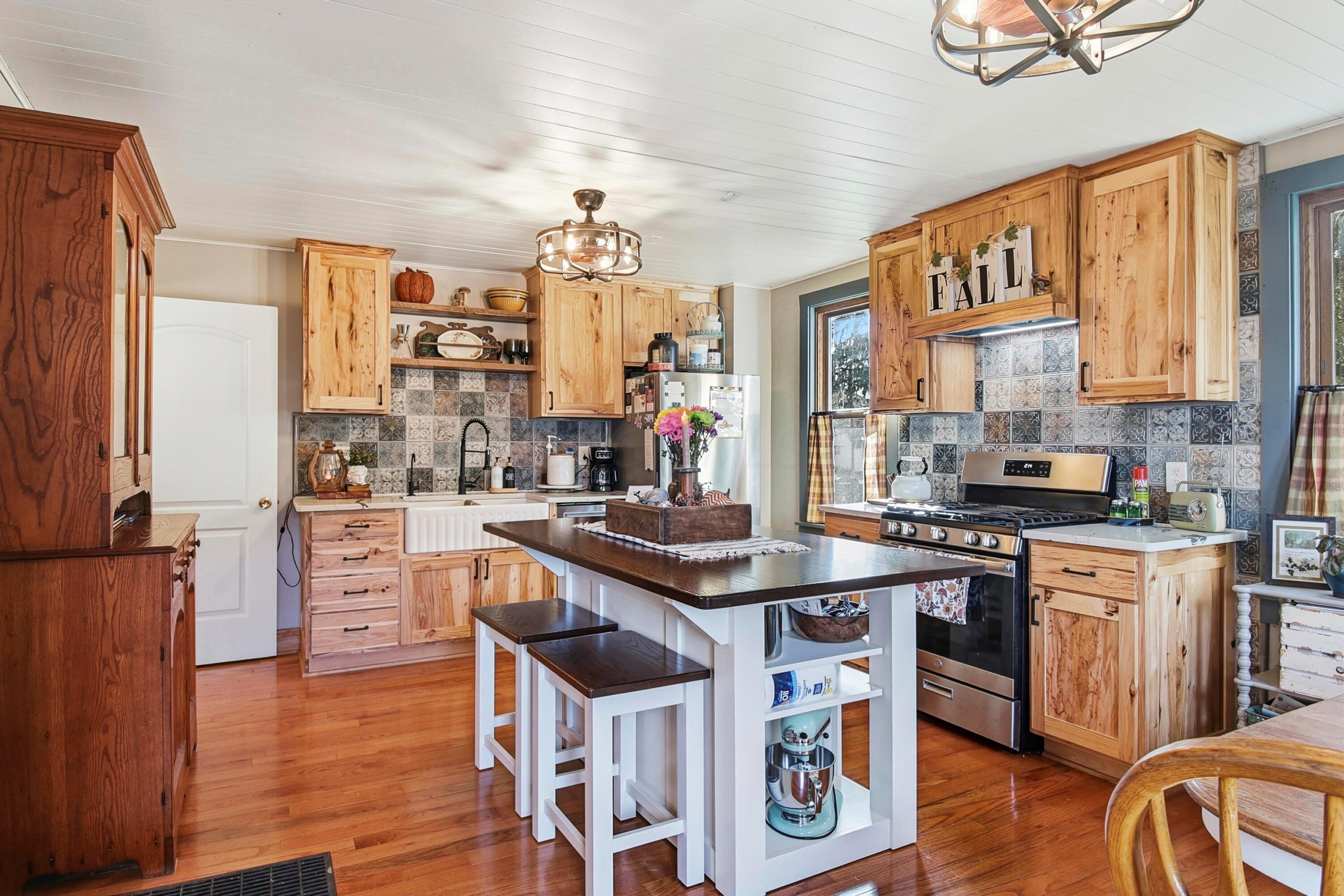 54 Priest Lane Ne Property Photo 1