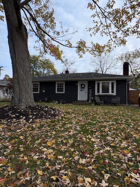 1020 Roundelay Road E Property Photo 1