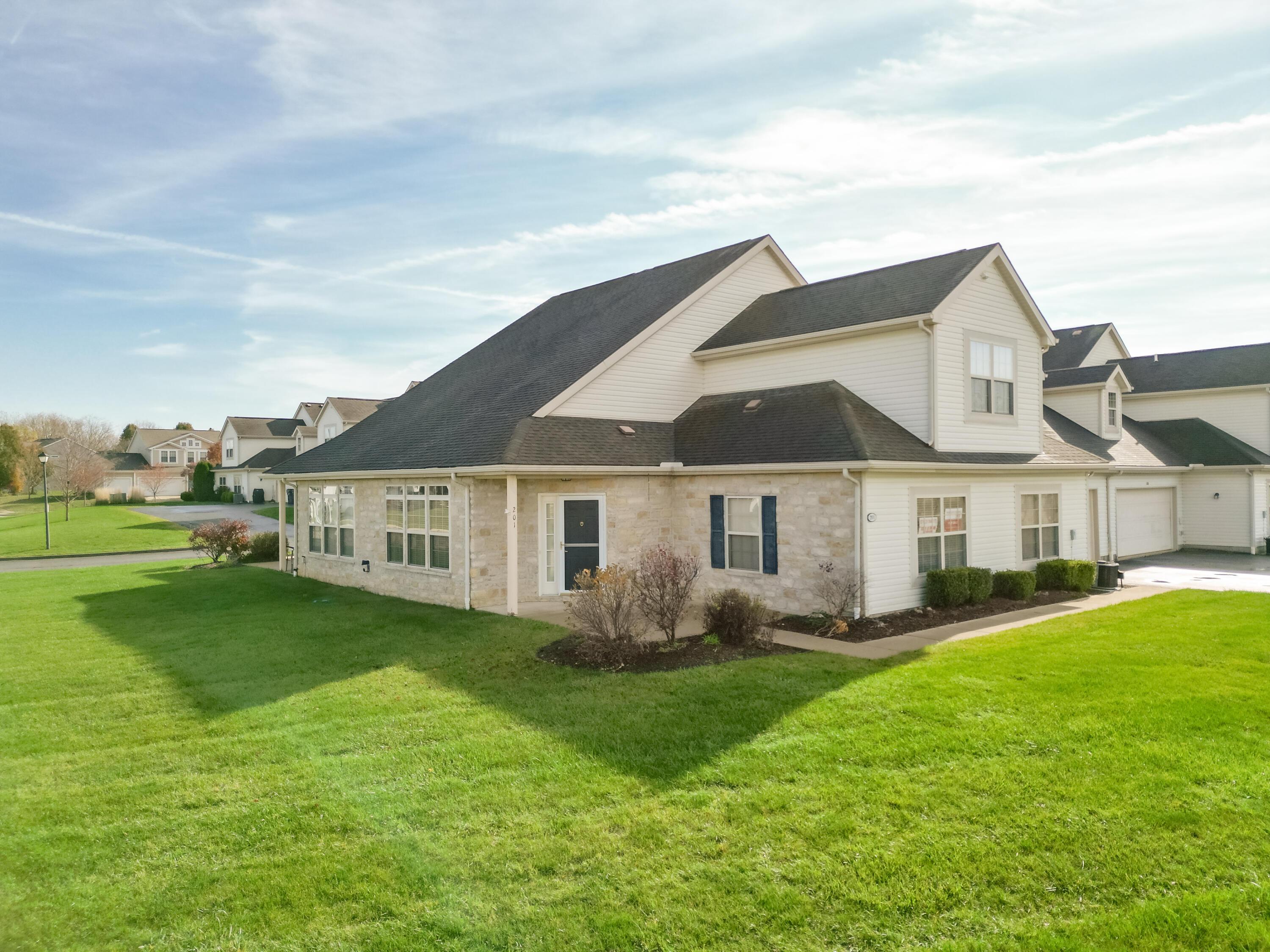 201 Willow Trail Drive Property Photo 1