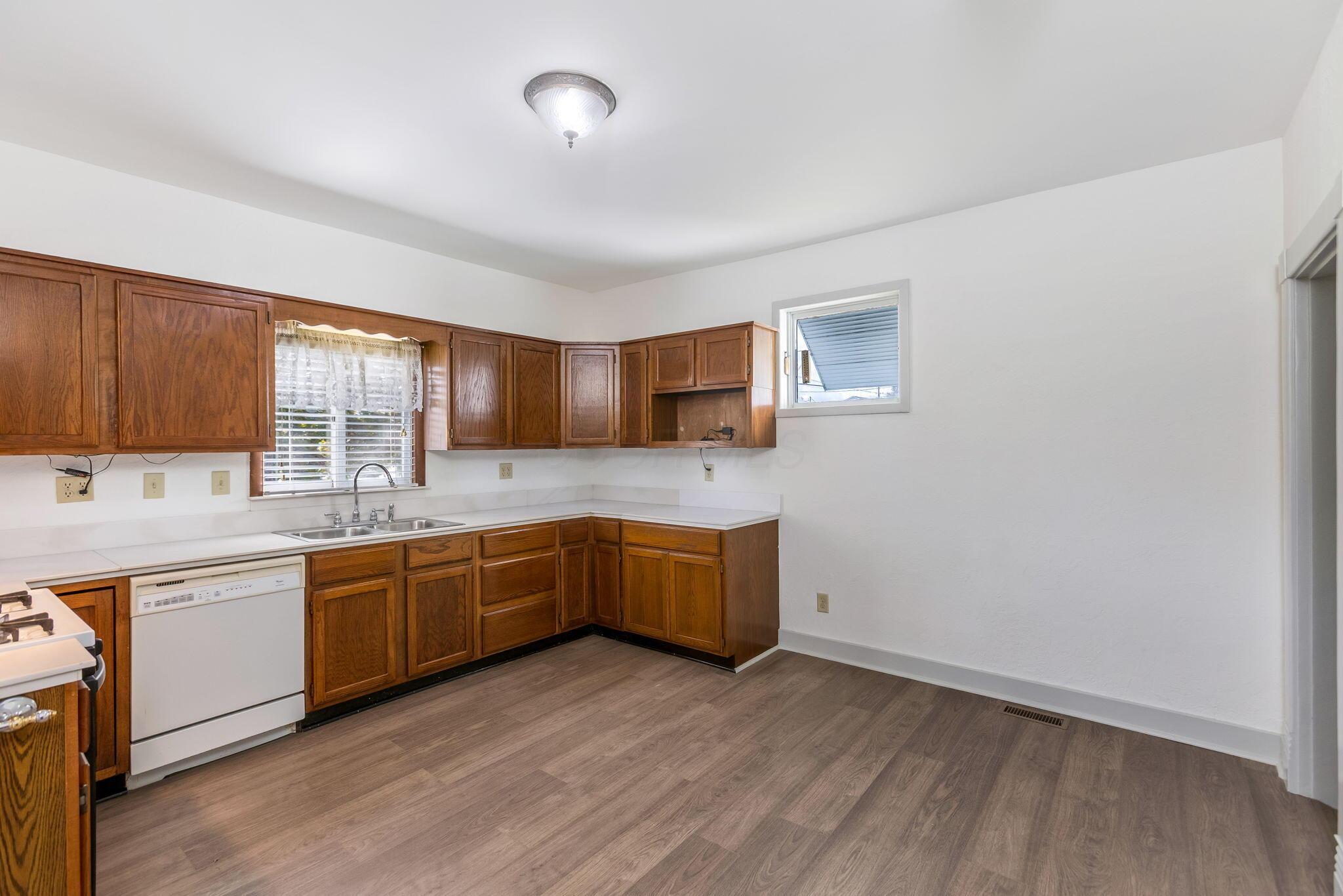 844 E Wheeling Street Property Photo 16