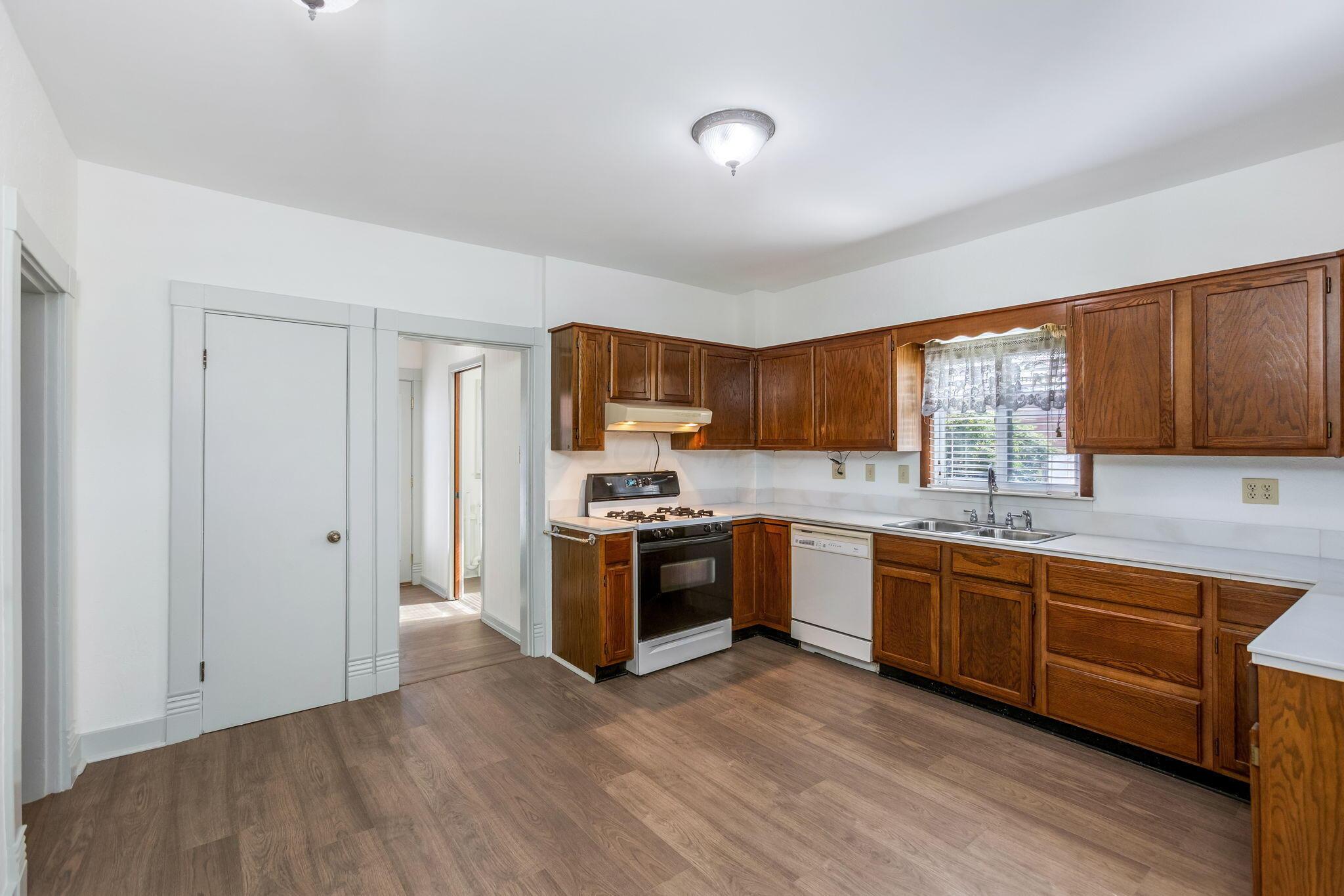 844 E Wheeling Street Property Photo 17