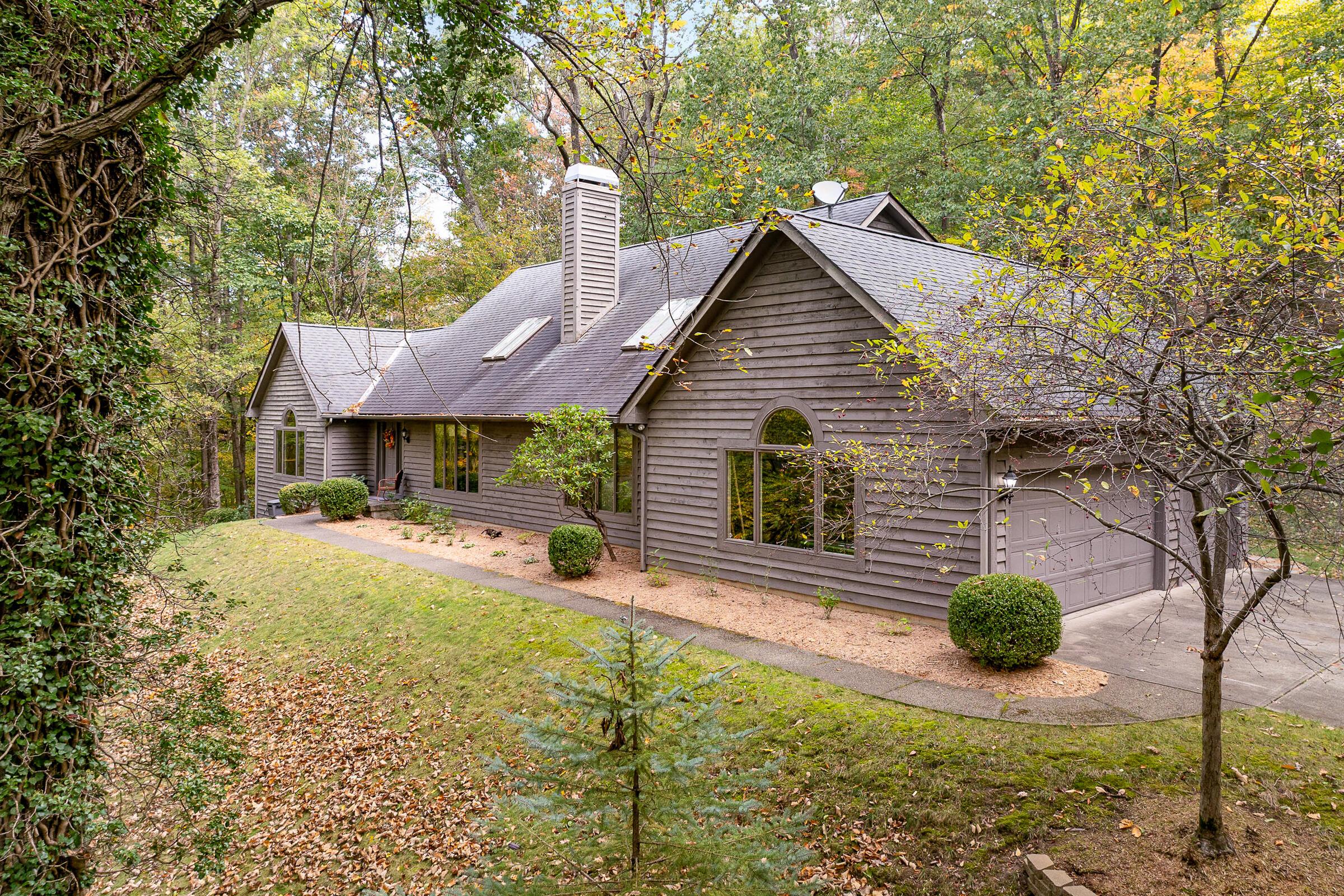 830 Berwyn Lane Property Photo 1