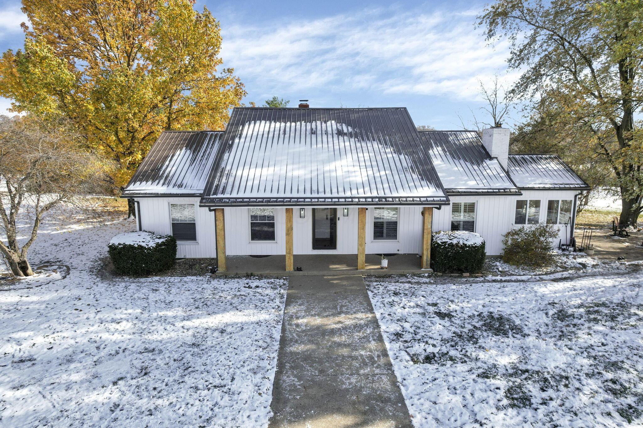 11219 Dingess Road Property Photo 1