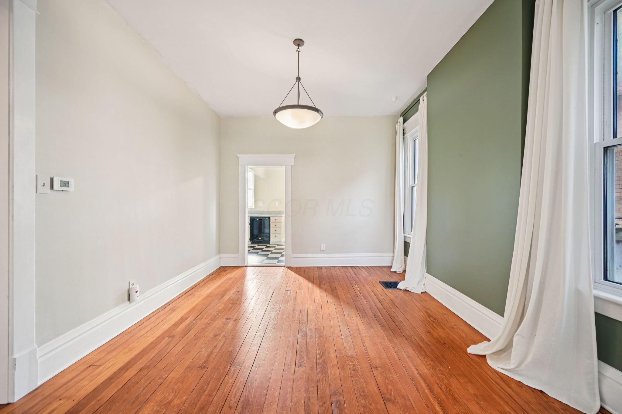 537 W 3rd Avenue Property Photo 16