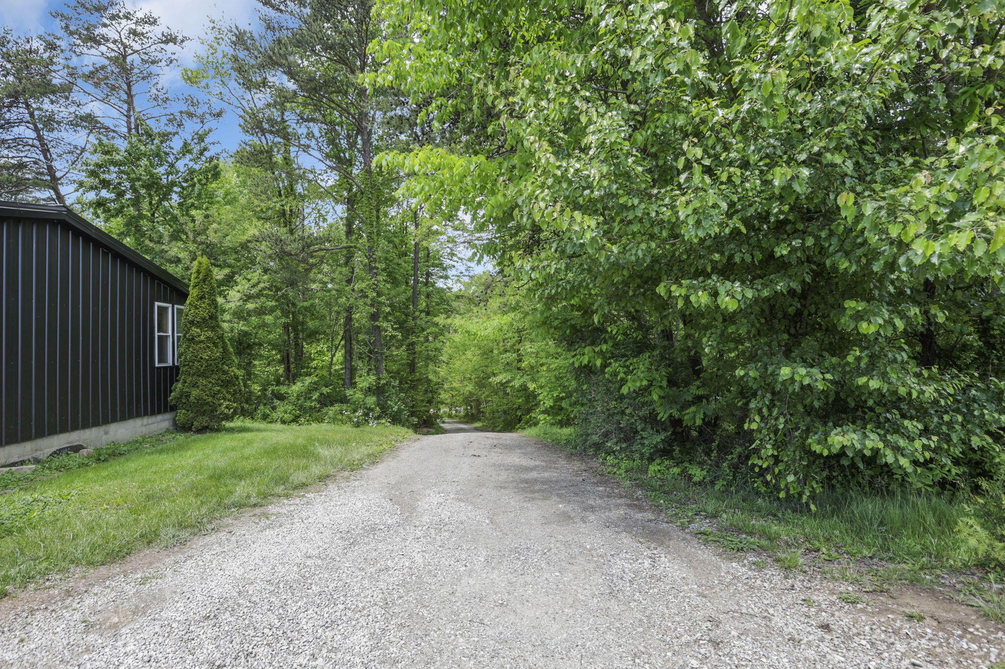 18682 Griffith Road Property Photo 4