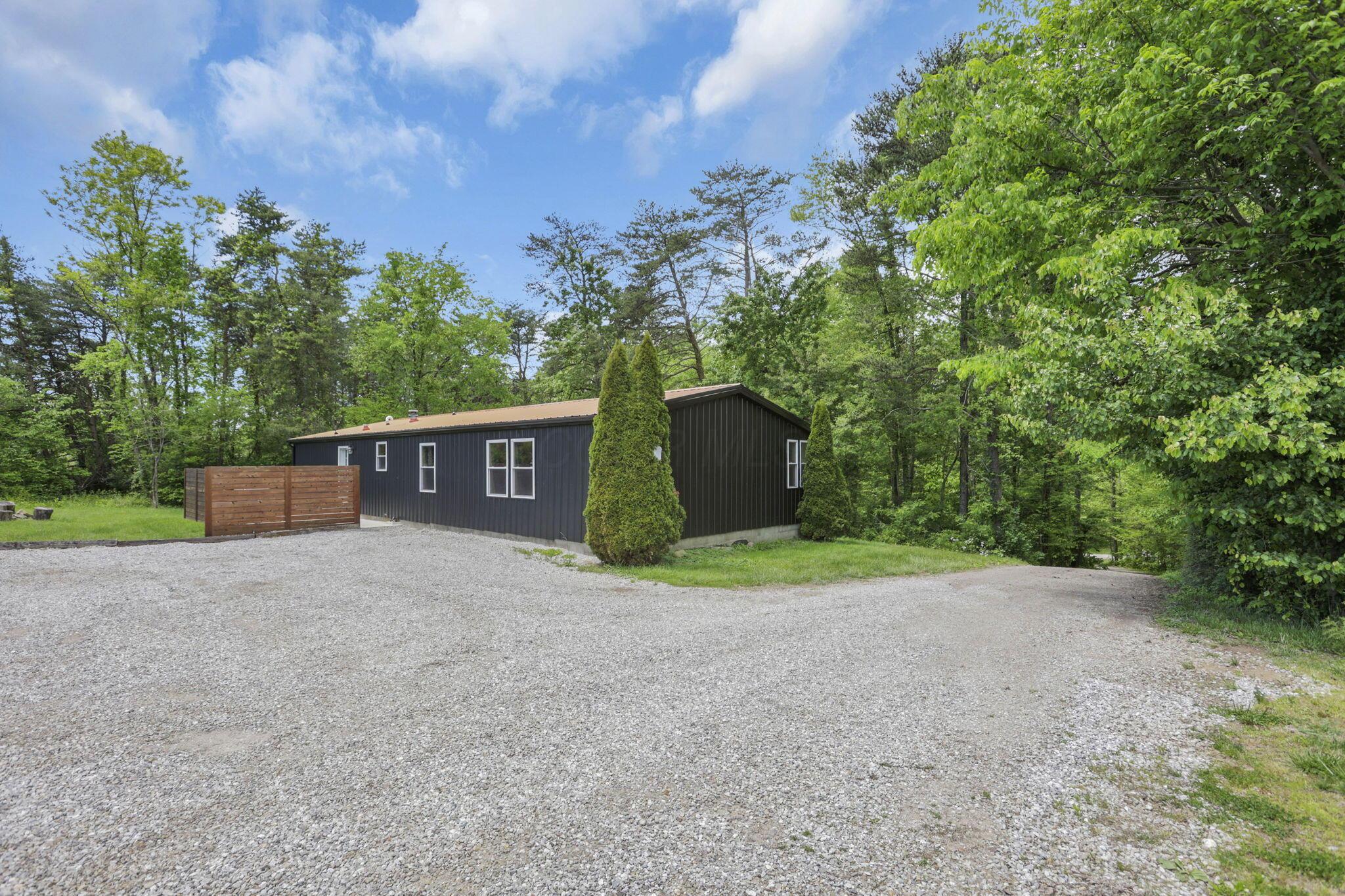 18682 Griffith Road Property Photo 6