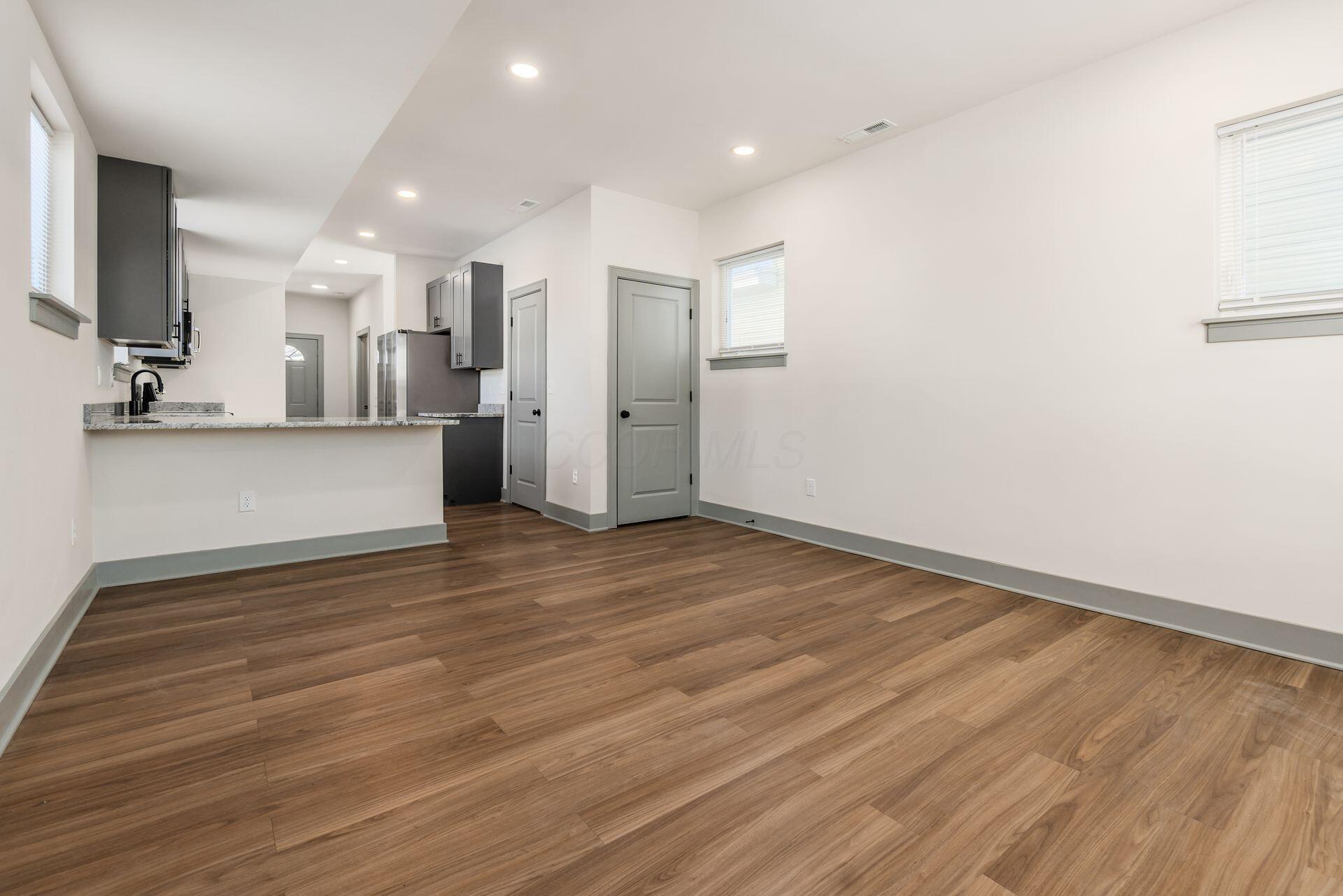 172 Whitethorne Avenue Property Photo 7