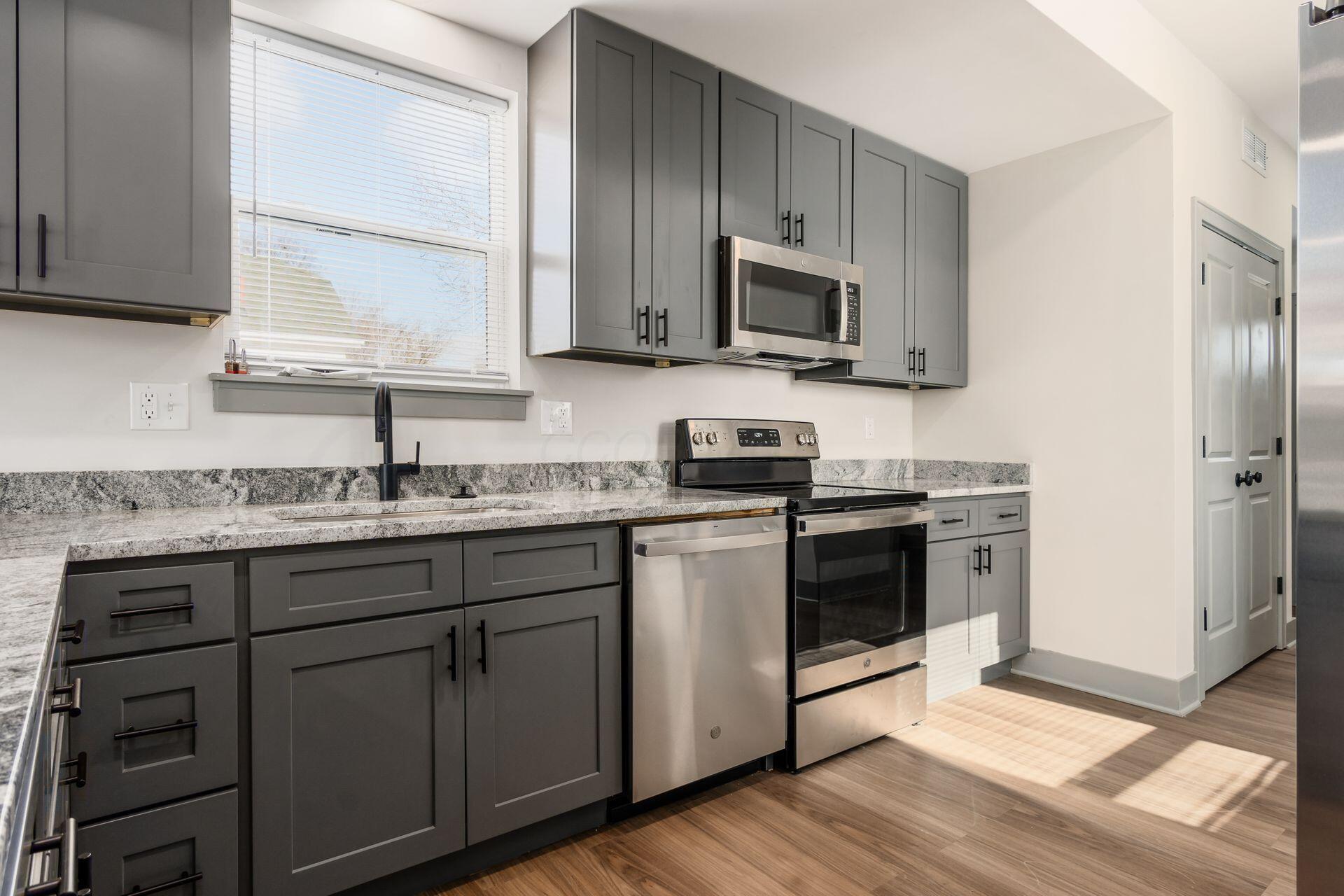 172 Whitethorne Avenue Property Photo 12