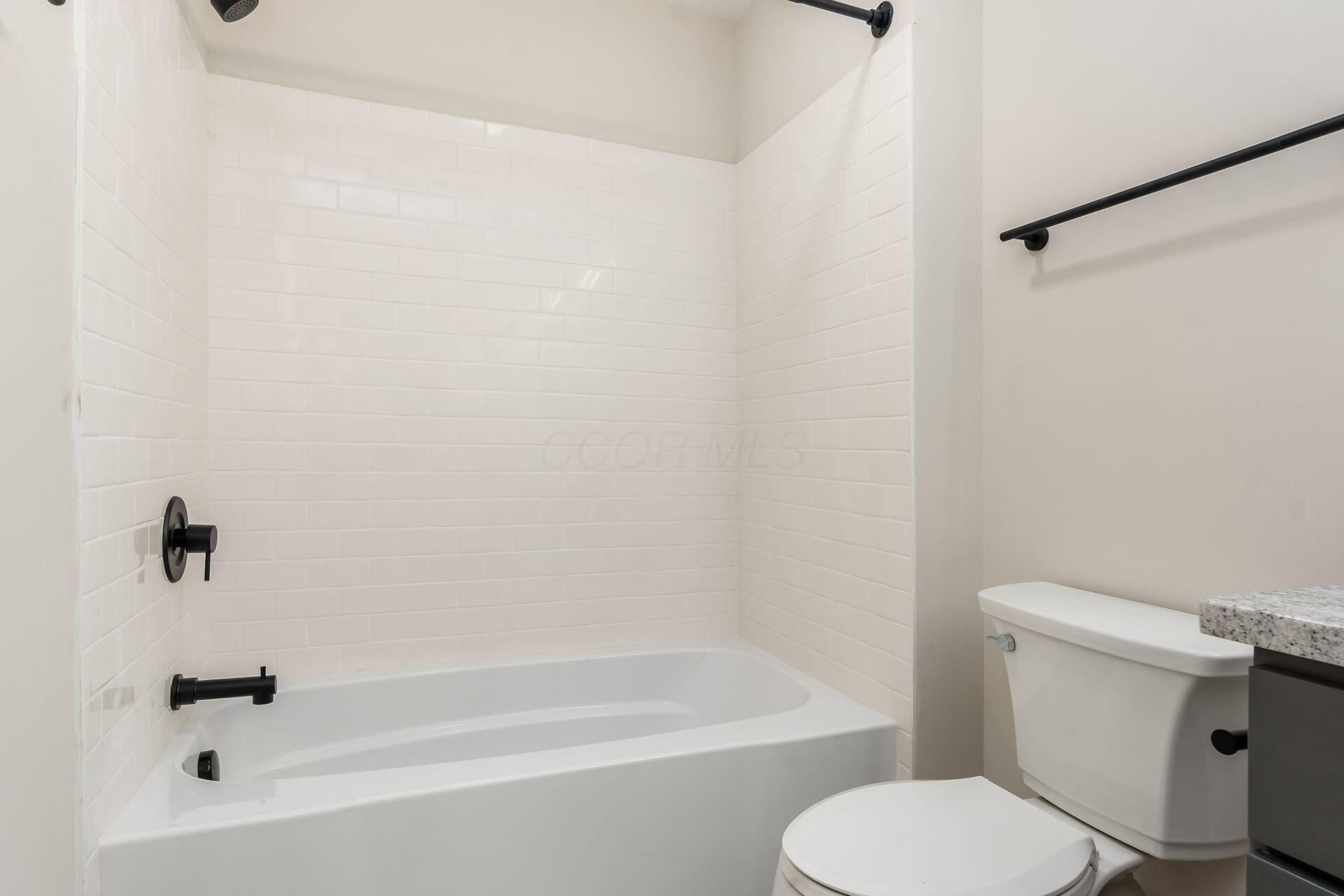 172 Whitethorne Avenue Property Photo 22