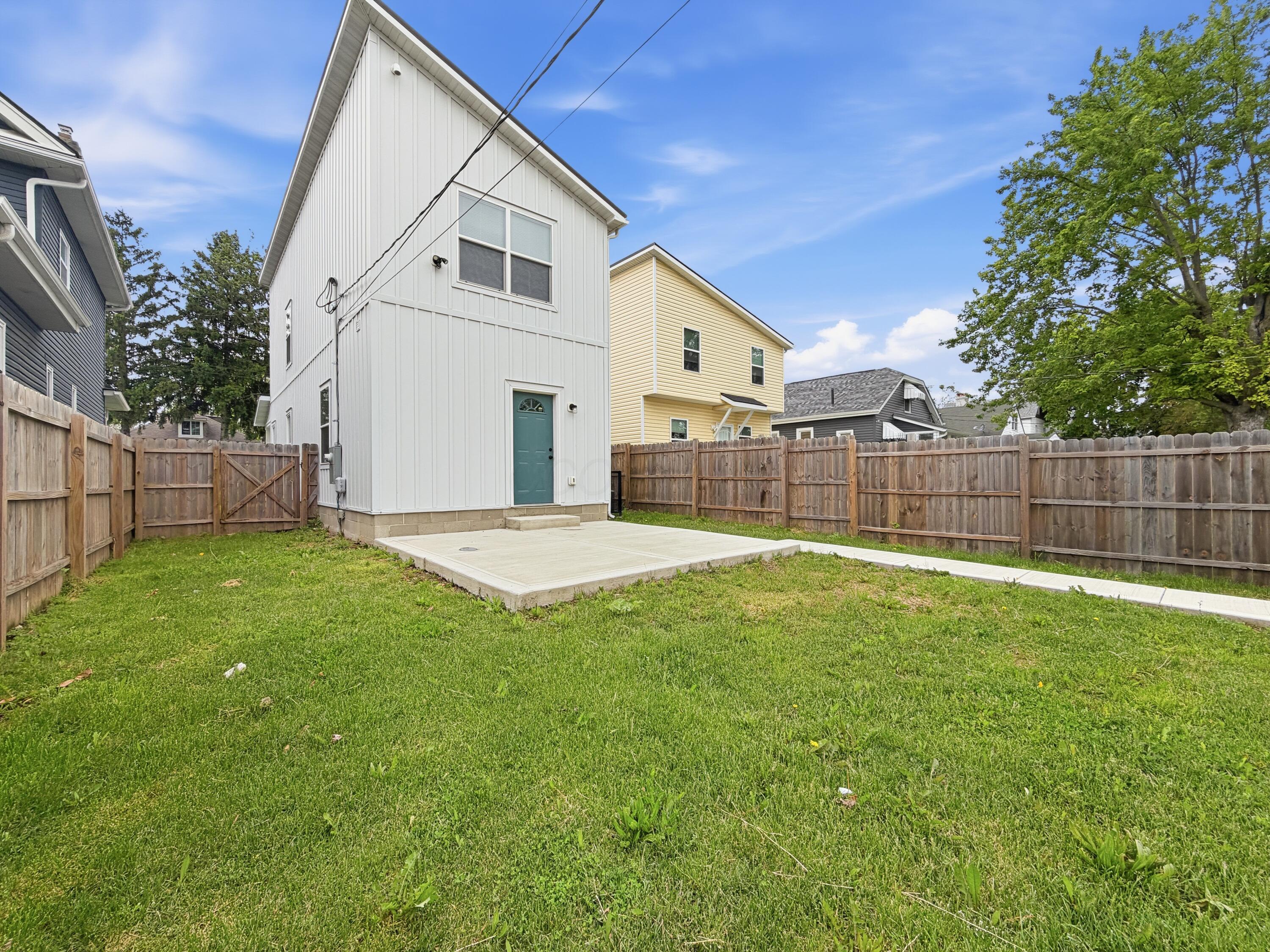 172 Whitethorne Avenue Property Photo 31