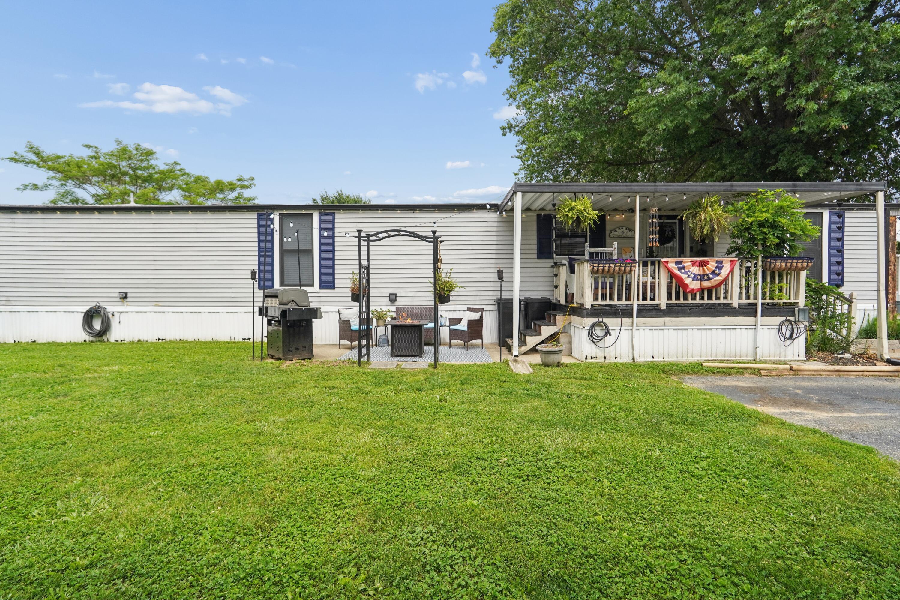 42 Deerpath Road Property Photo 4