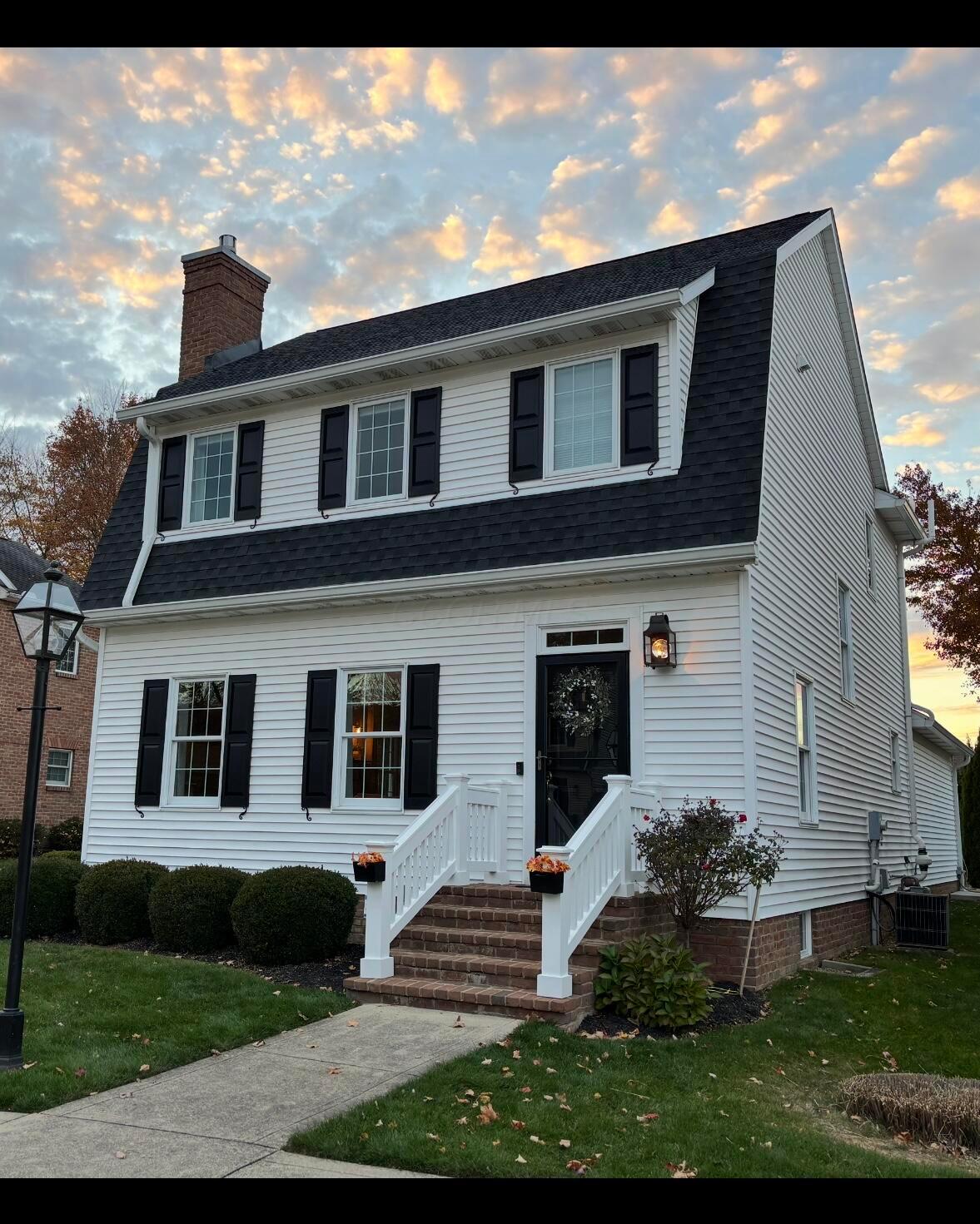 820 York Street W Property Photo 1