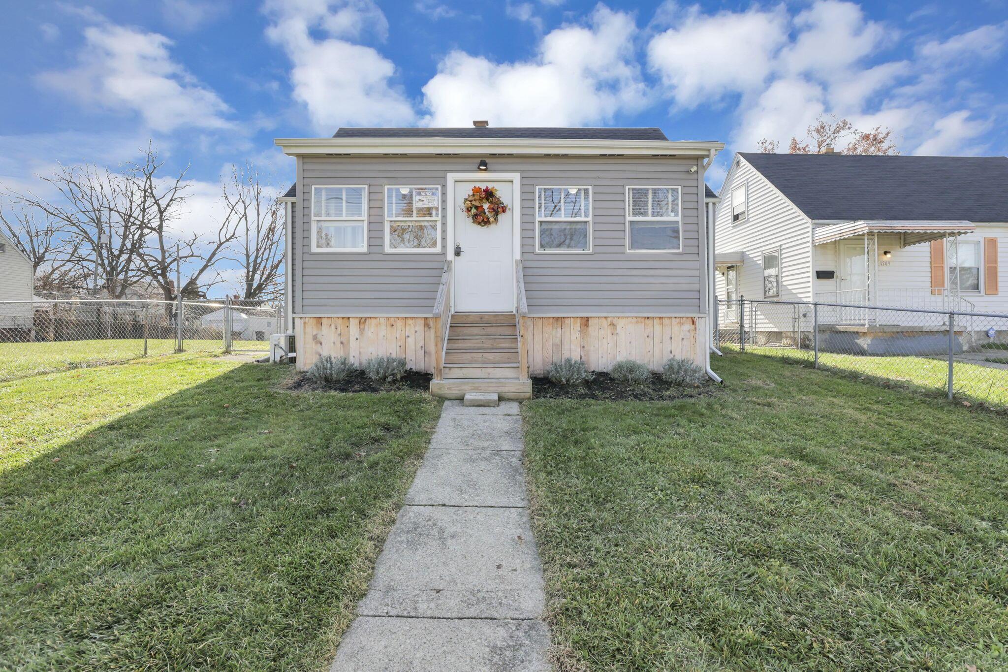 1215 E 24th Avenue Property Photo 1