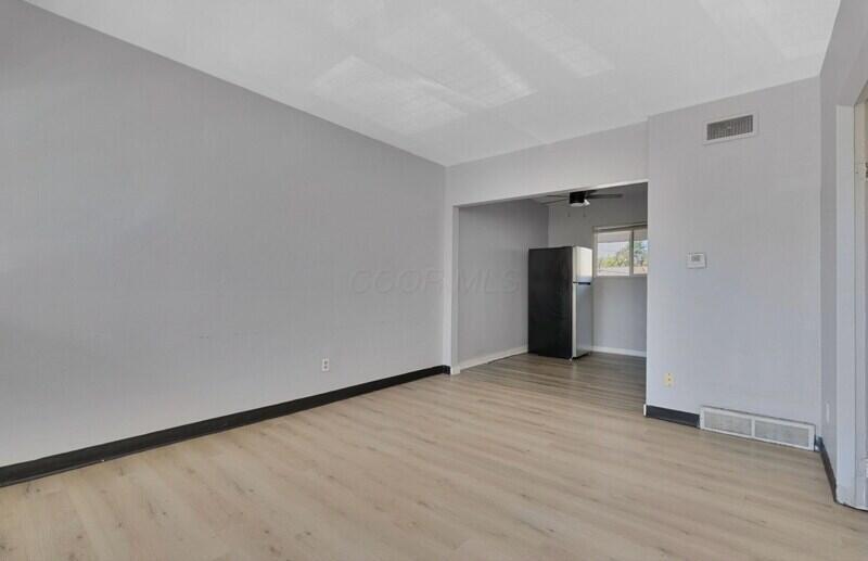 464 E Norwich Avenue, 482 C Property Photo 4