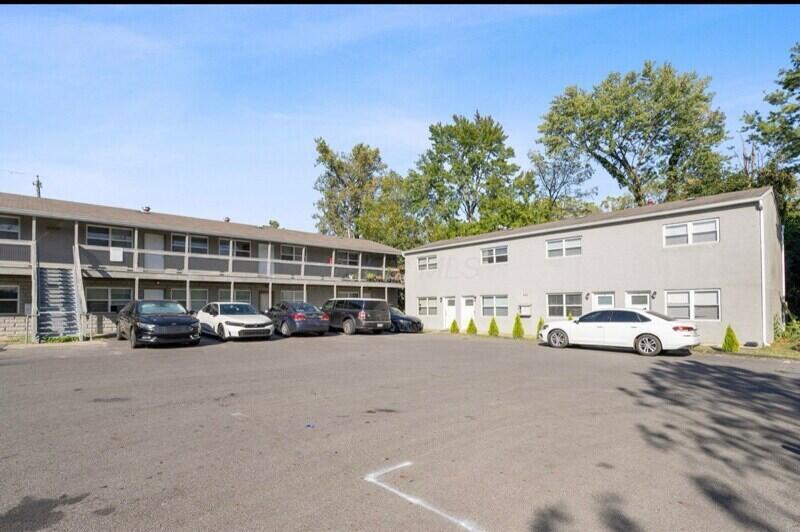 464 E Norwich Avenue, 474 1/2 E Property Photo 1
