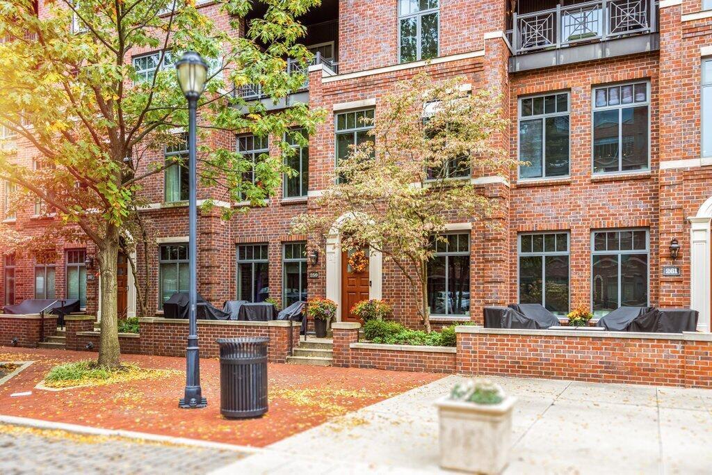 251 Daniel Burnham Square, Unit #259 Property Photo 3