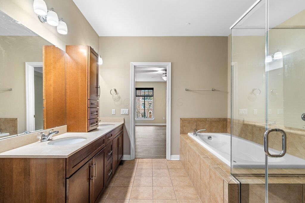 251 Daniel Burnham Square, Unit #259 Property Photo 25