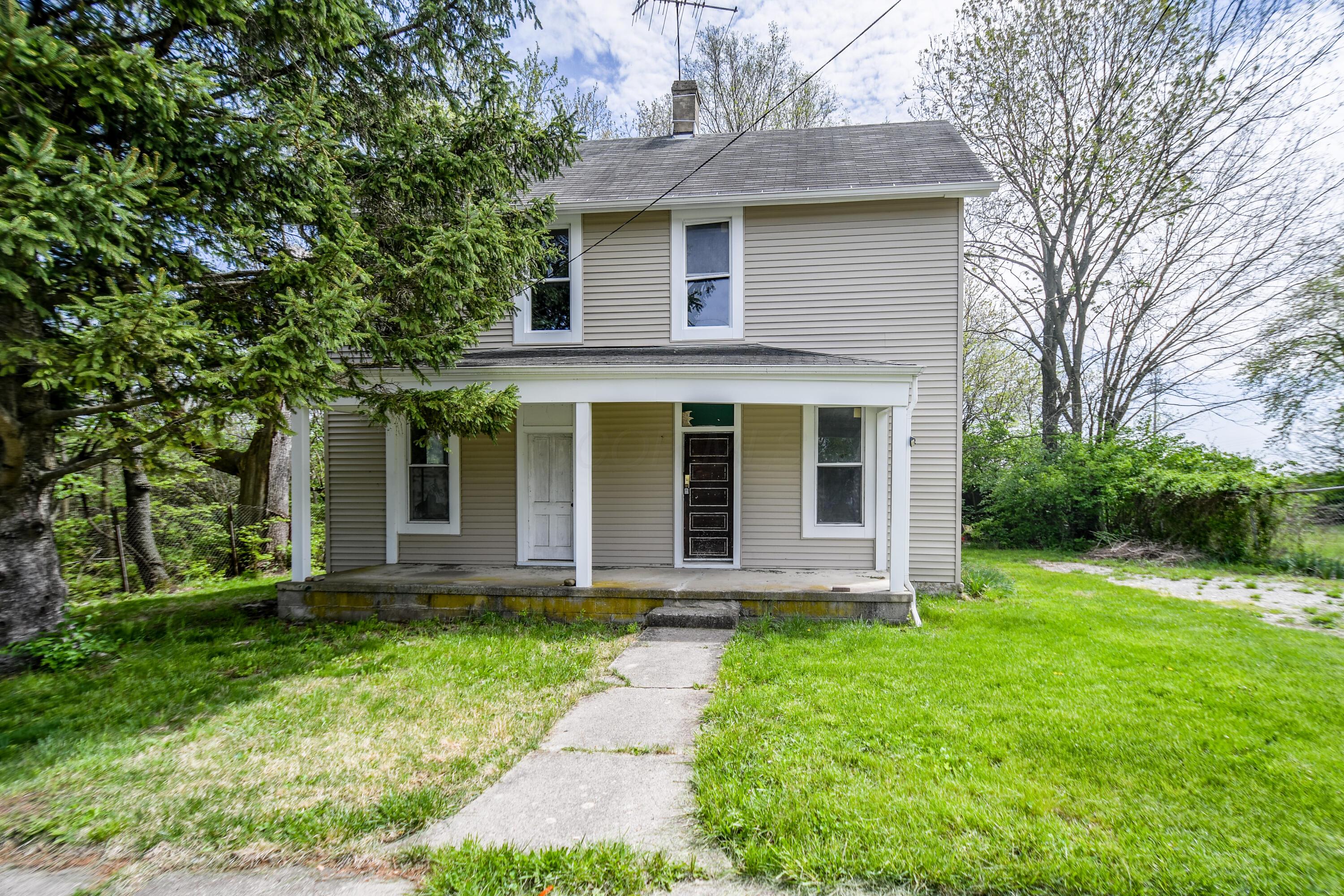 216 E 1st Street Property Photo 1