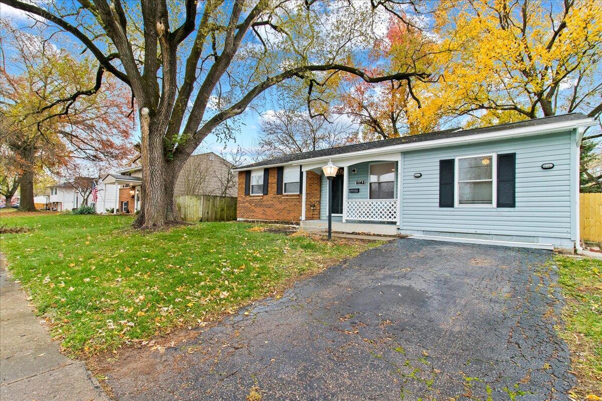 5143 Rutledge Drive N Property Photo 2