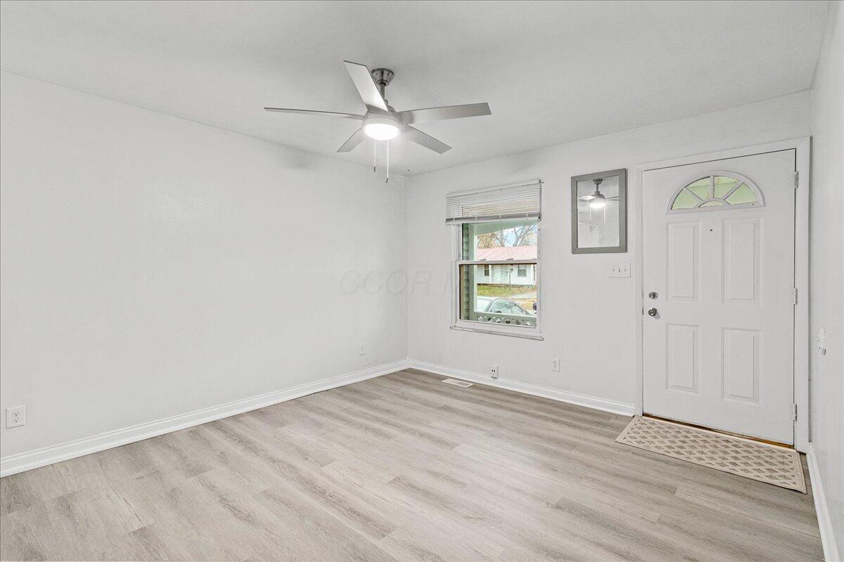 5143 Rutledge Drive N Property Photo 5