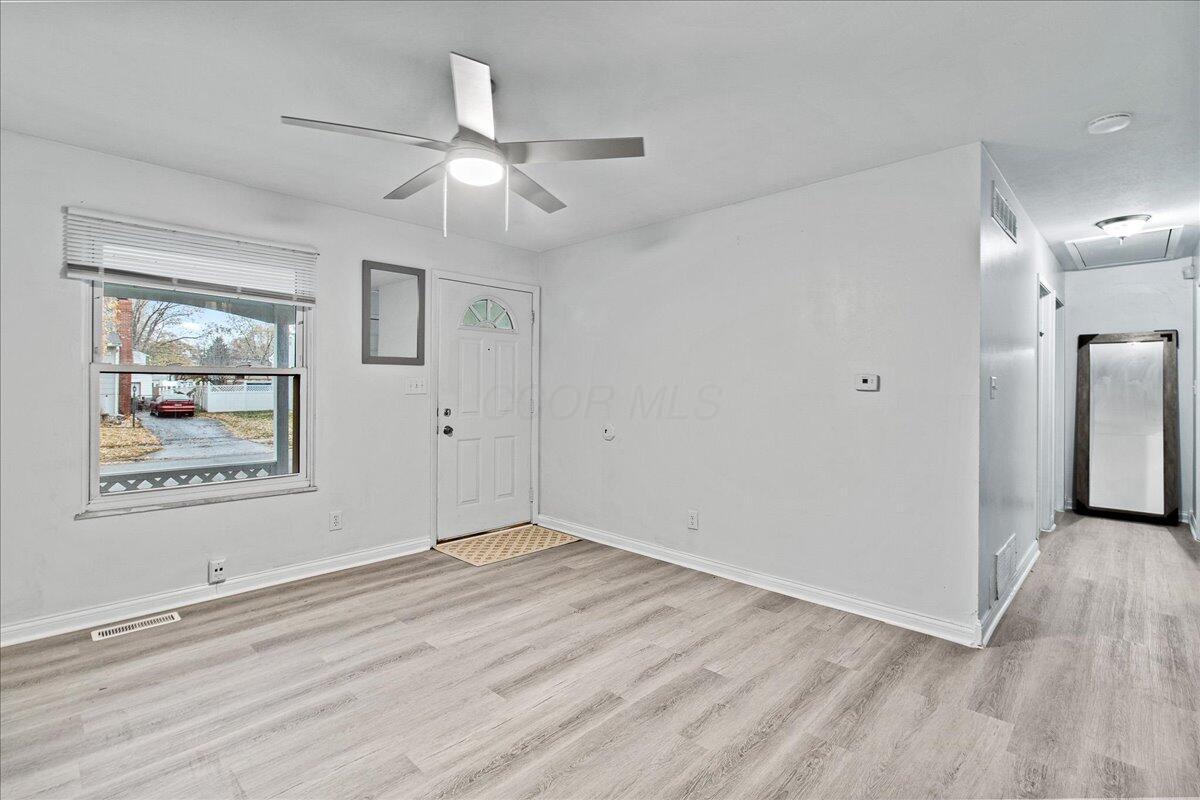 5143 Rutledge Drive N Property Photo 7