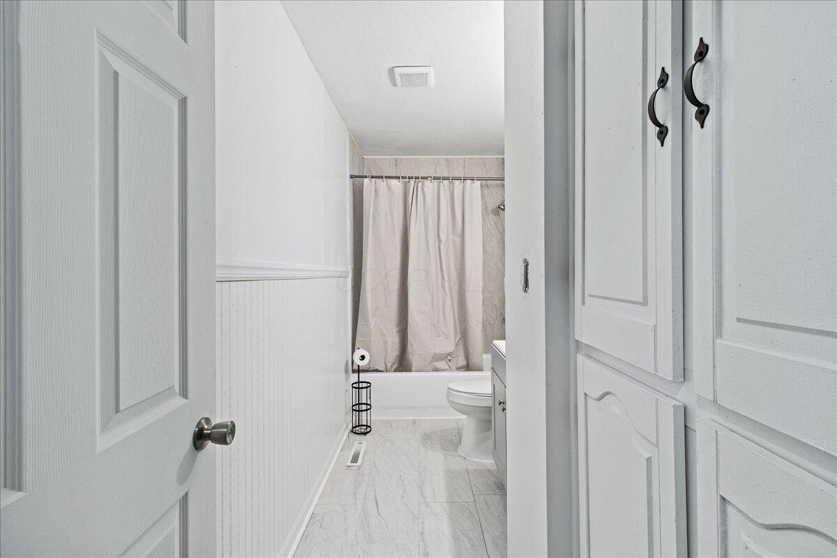 5143 Rutledge Drive N Property Photo 12