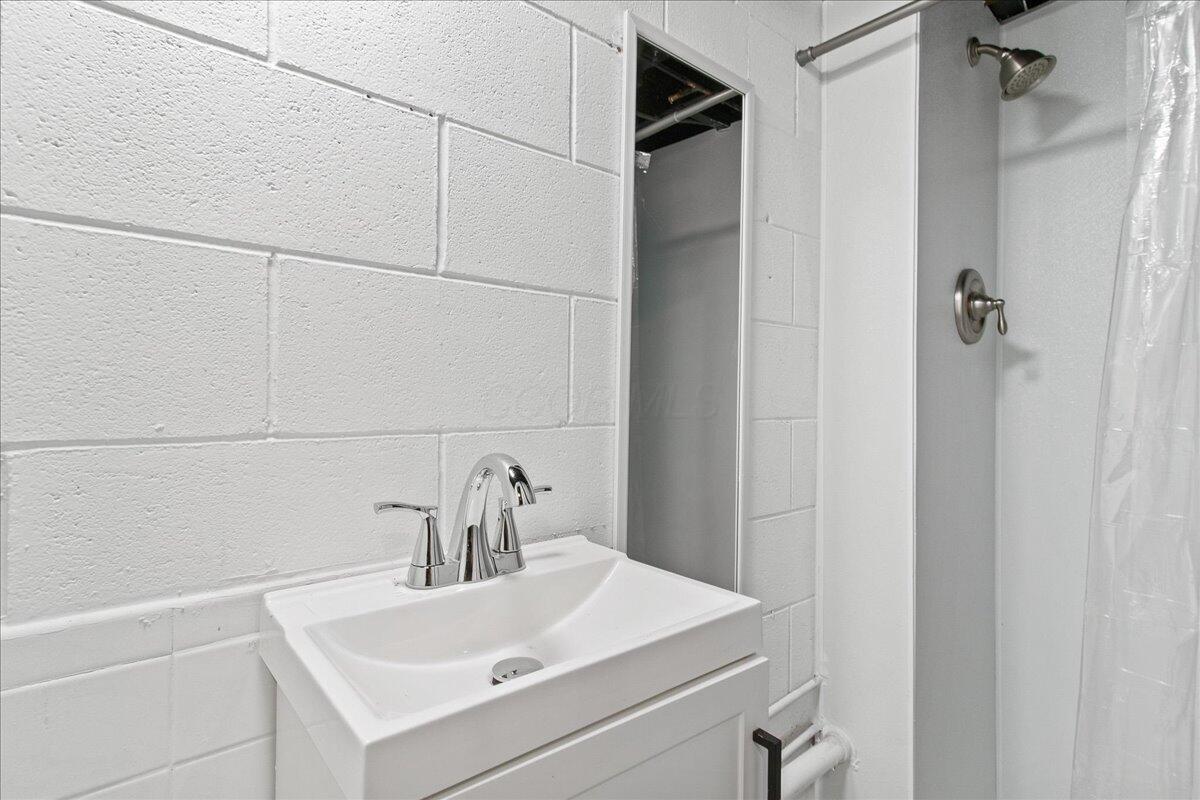 5143 Rutledge Drive N Property Photo 27