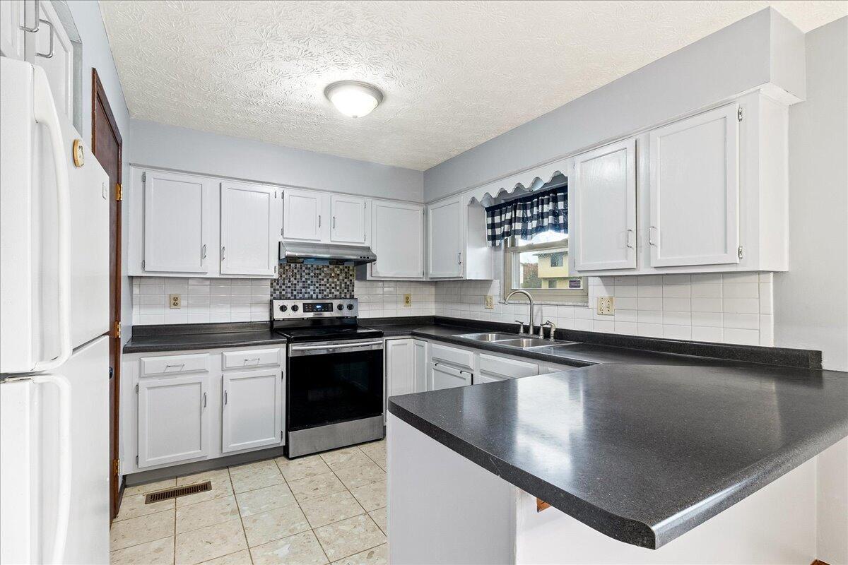 6560 Schenk Avenue Property Photo 9