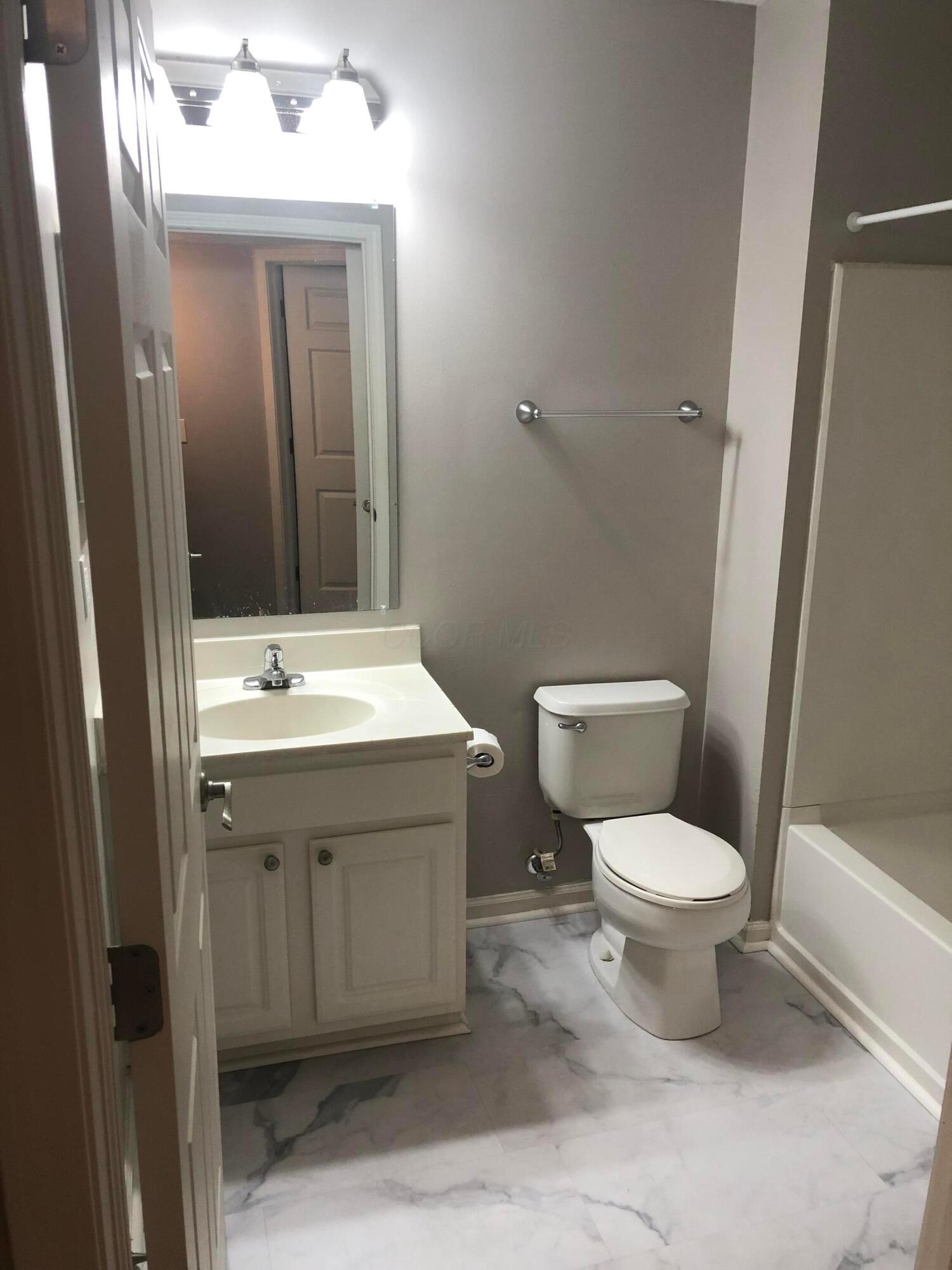 5536 Cedar, 5536a Property Photo 17