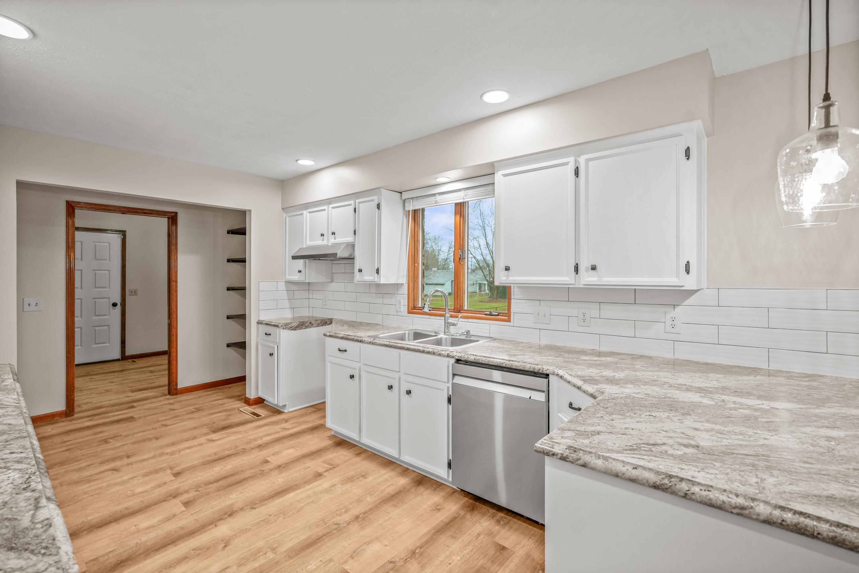 59 Sunset Drive Property Photo 8