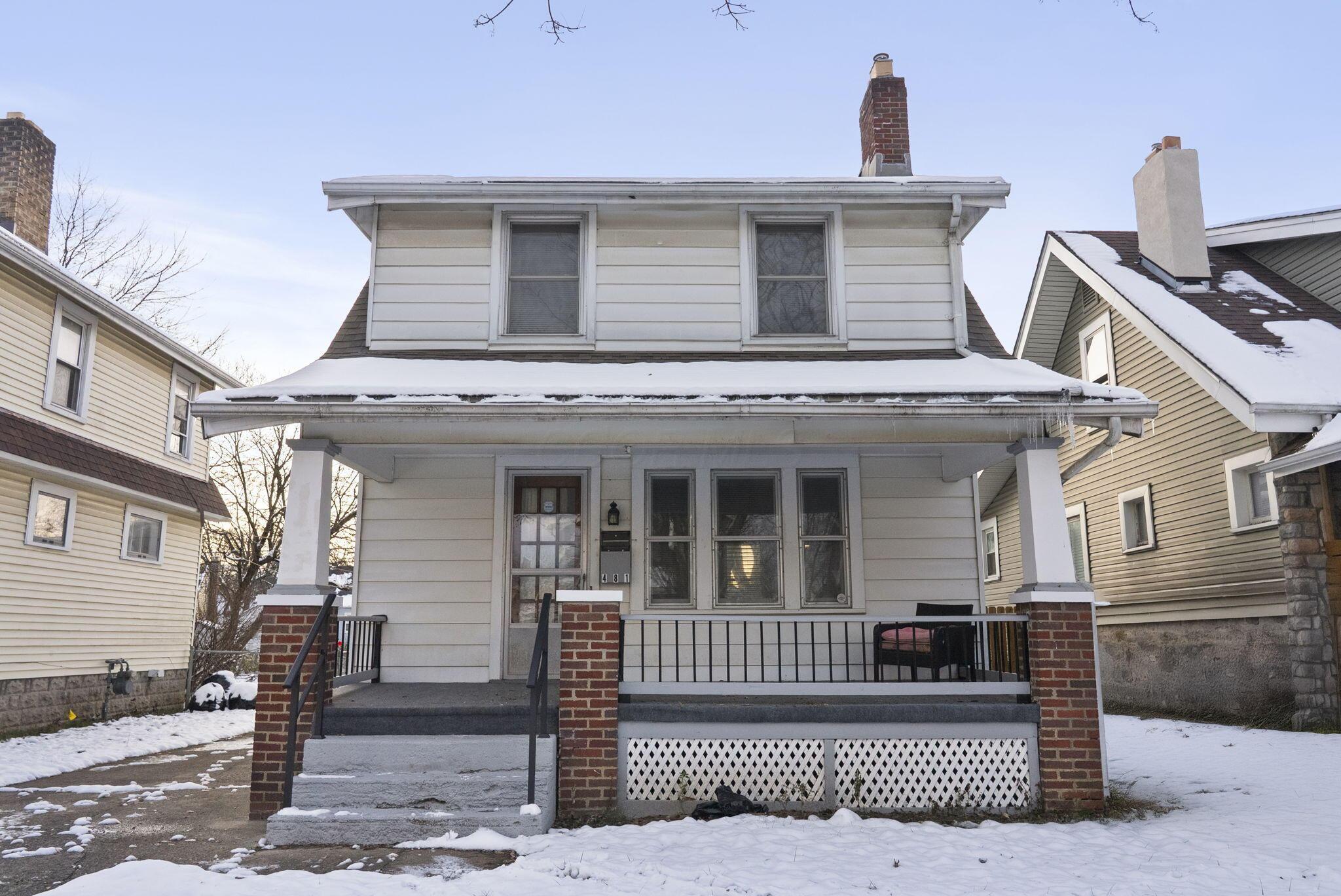 481 Wrexham Avenue Property Photo 1