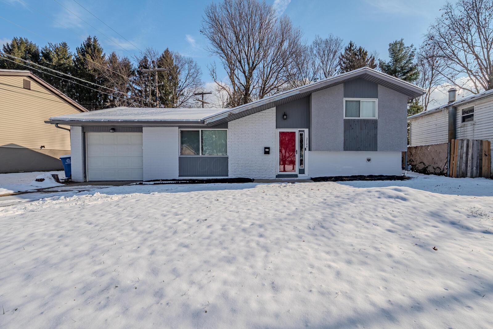 2706 Maywood Road Property Photo 1