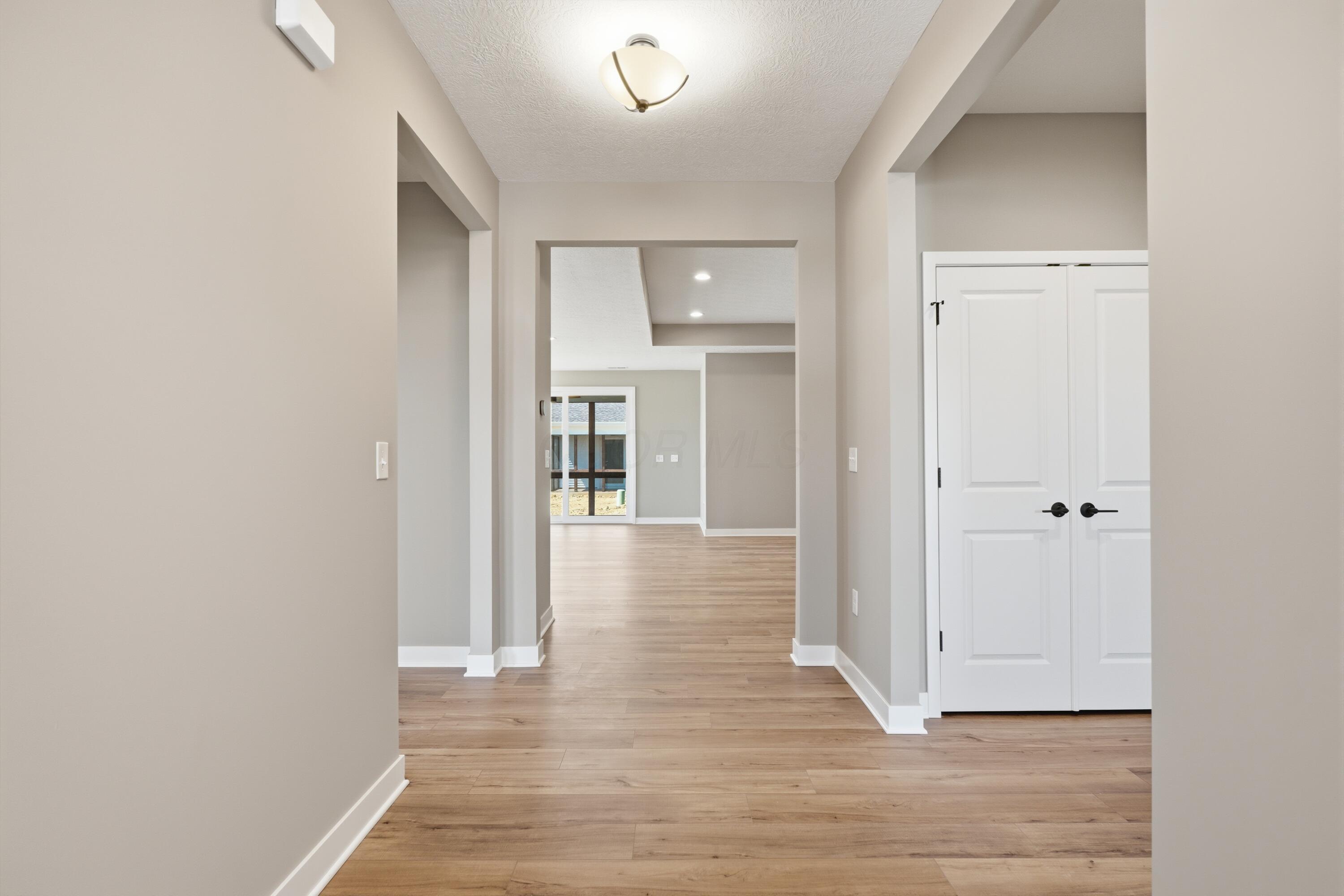 4535 Corsican Loop E Property Photo 4